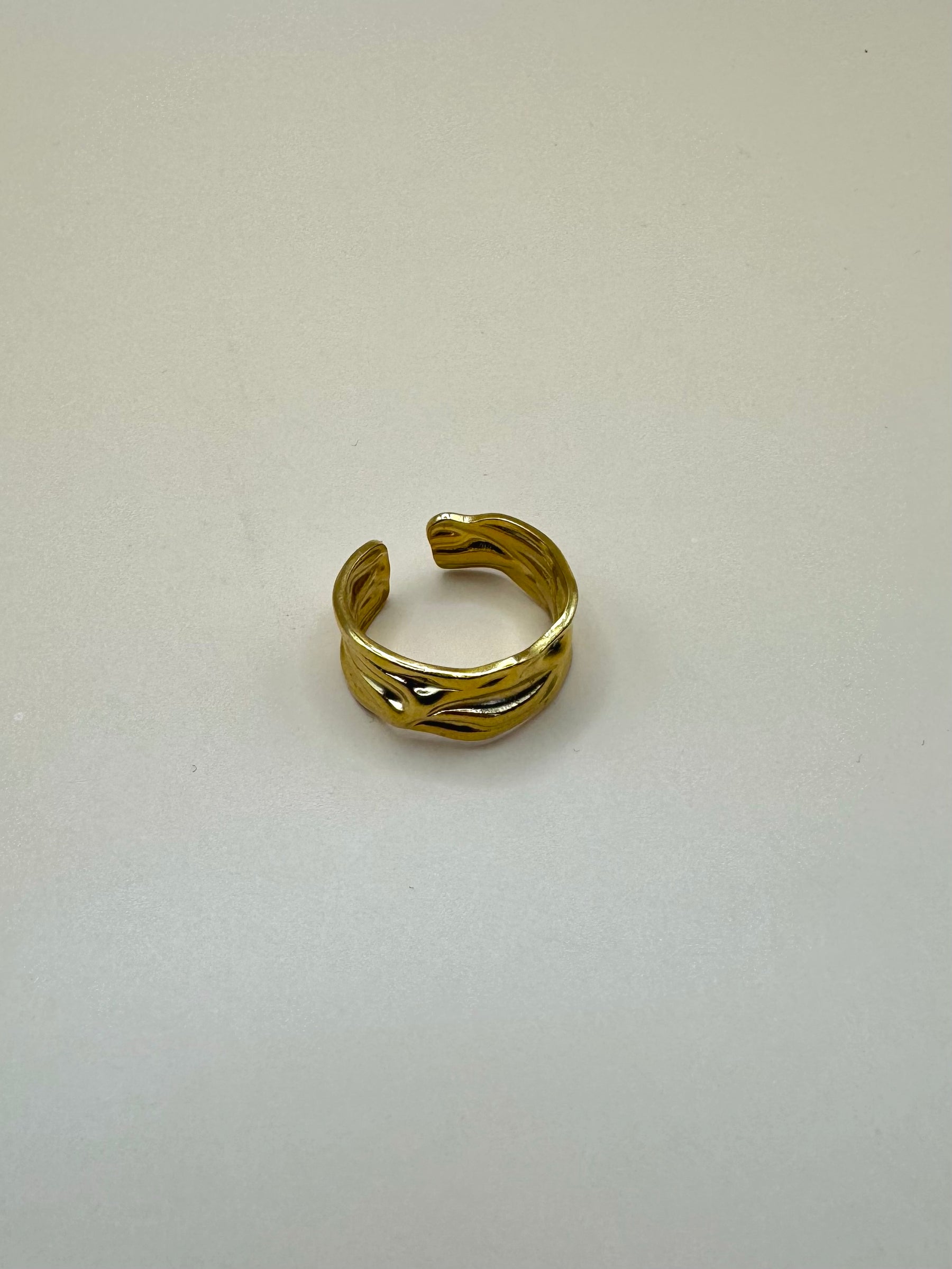 Anillo Dorado Pliegue C3