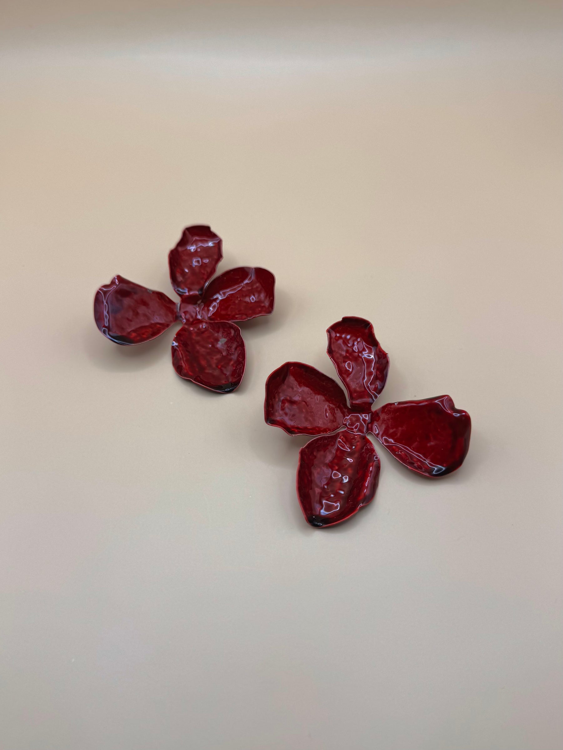 Aretes Flor Roja Brillante Grande M3