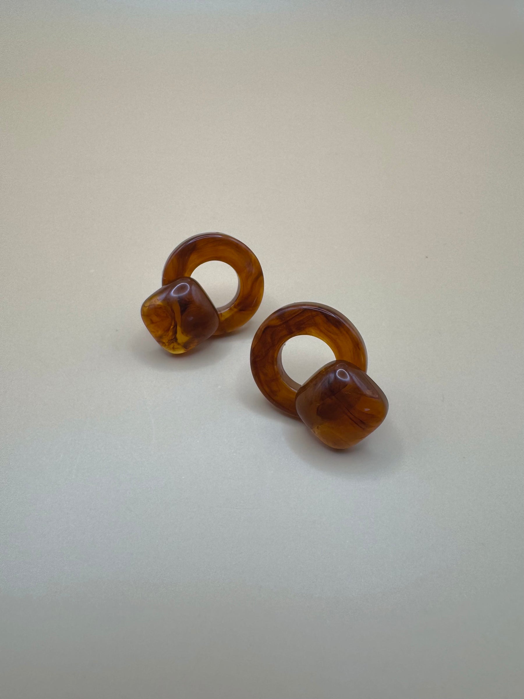 Aretes Mini Carey Oscuro M15