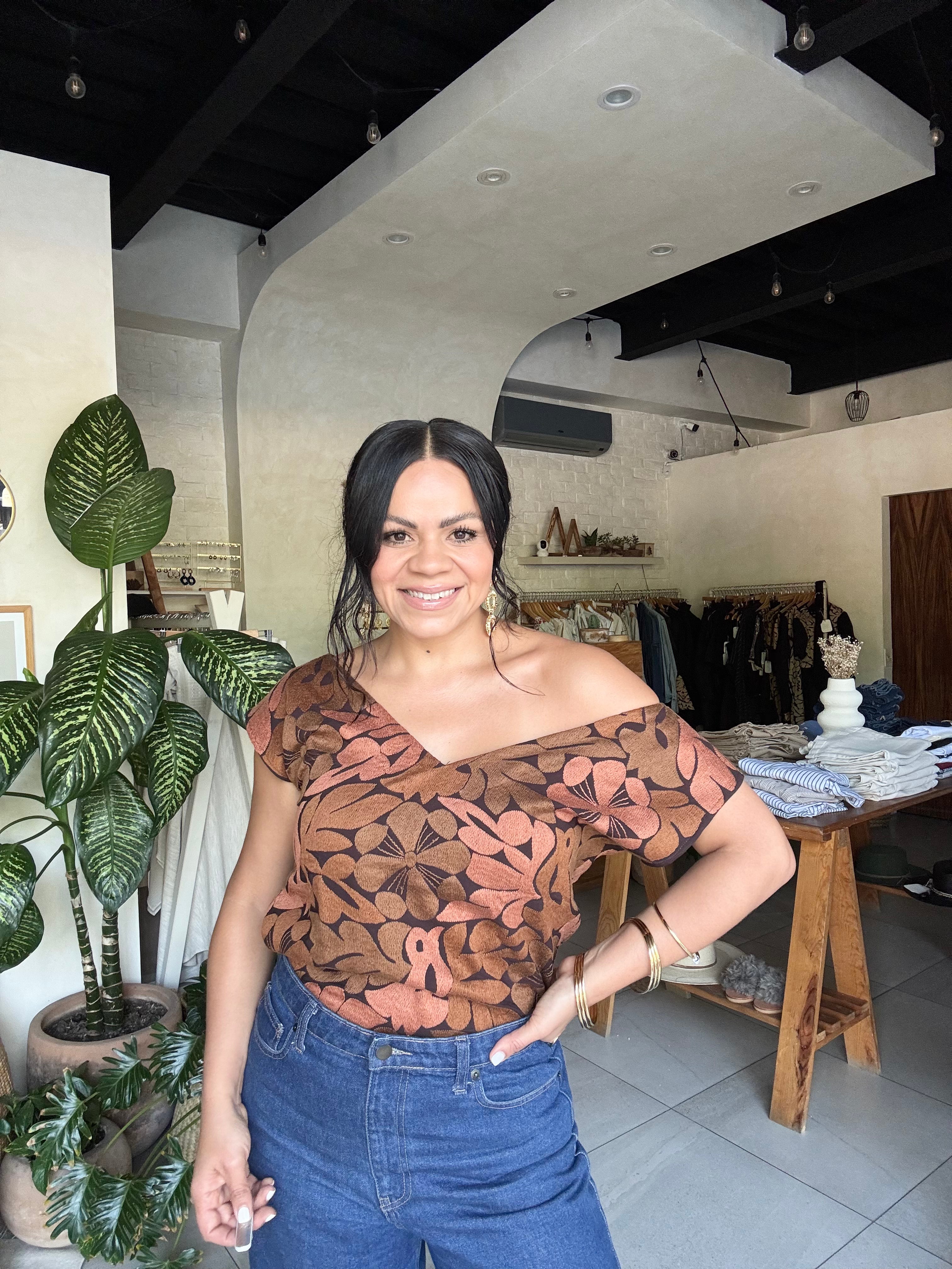 Blusa Jalapa V Chocolates