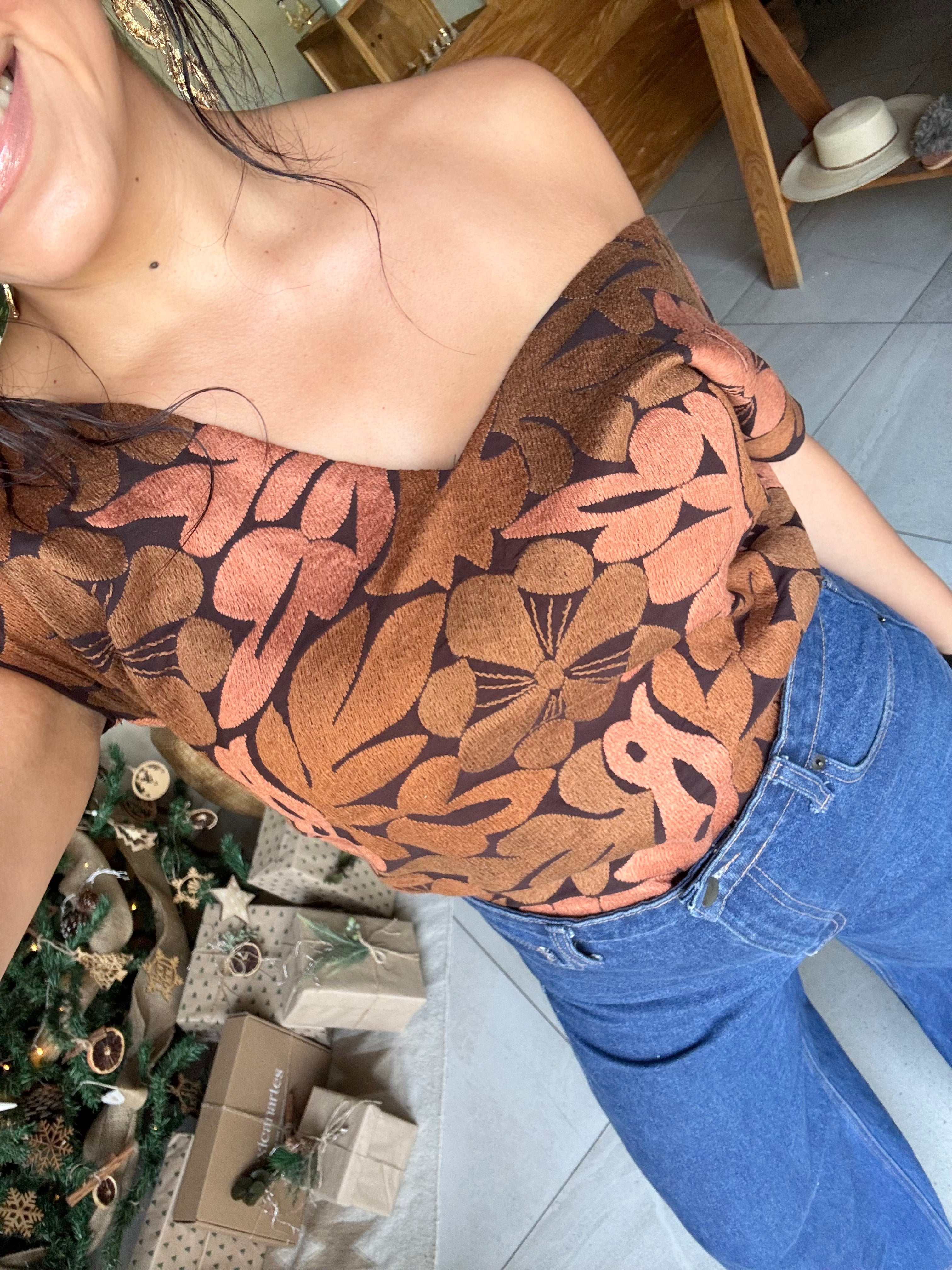 Blusa Jalapa V Chocolates