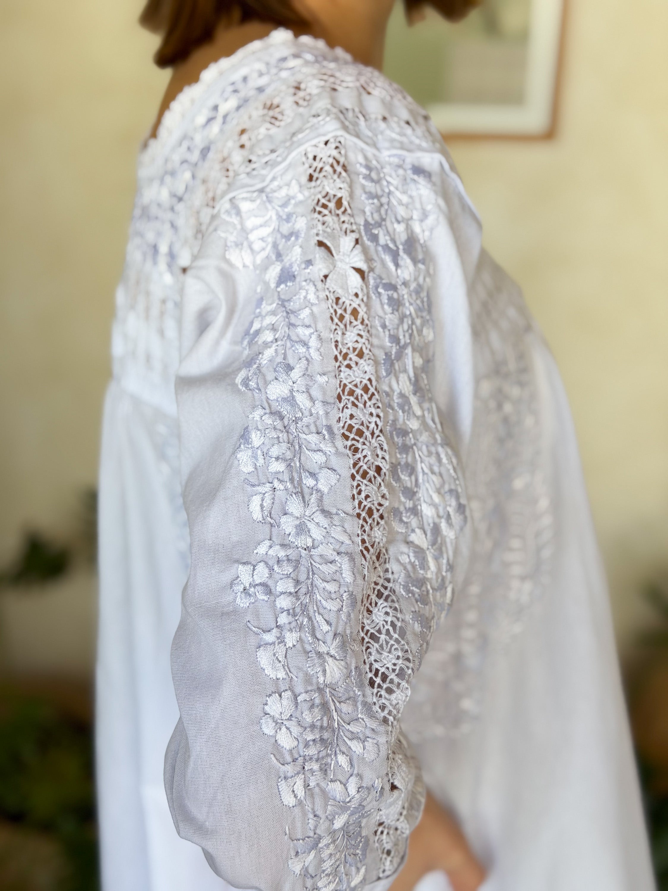 Blusa San Antonino Deshilada Blanca