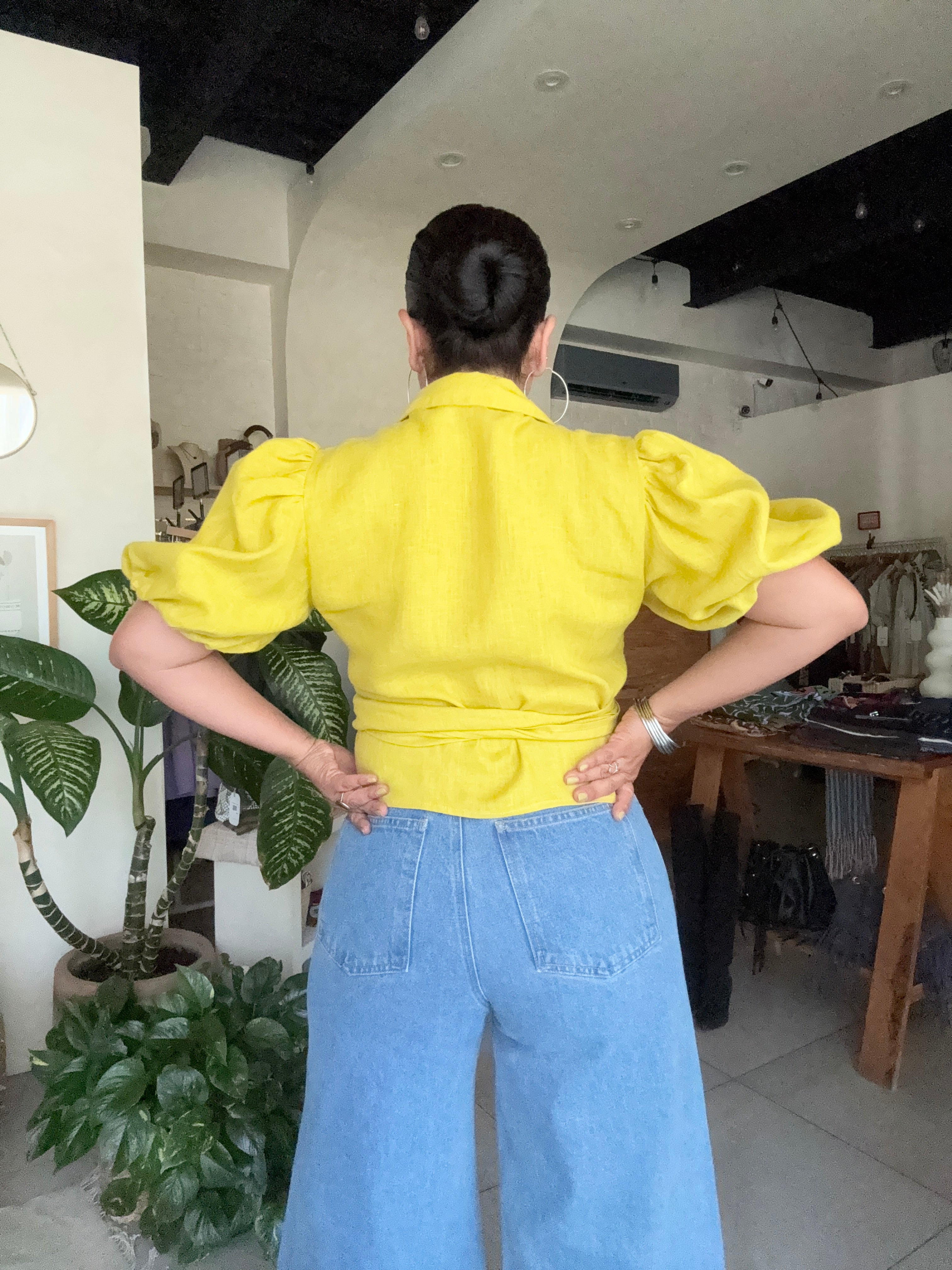 Blusa Cruzada Abullonada Amarillo Lima Manga Corta