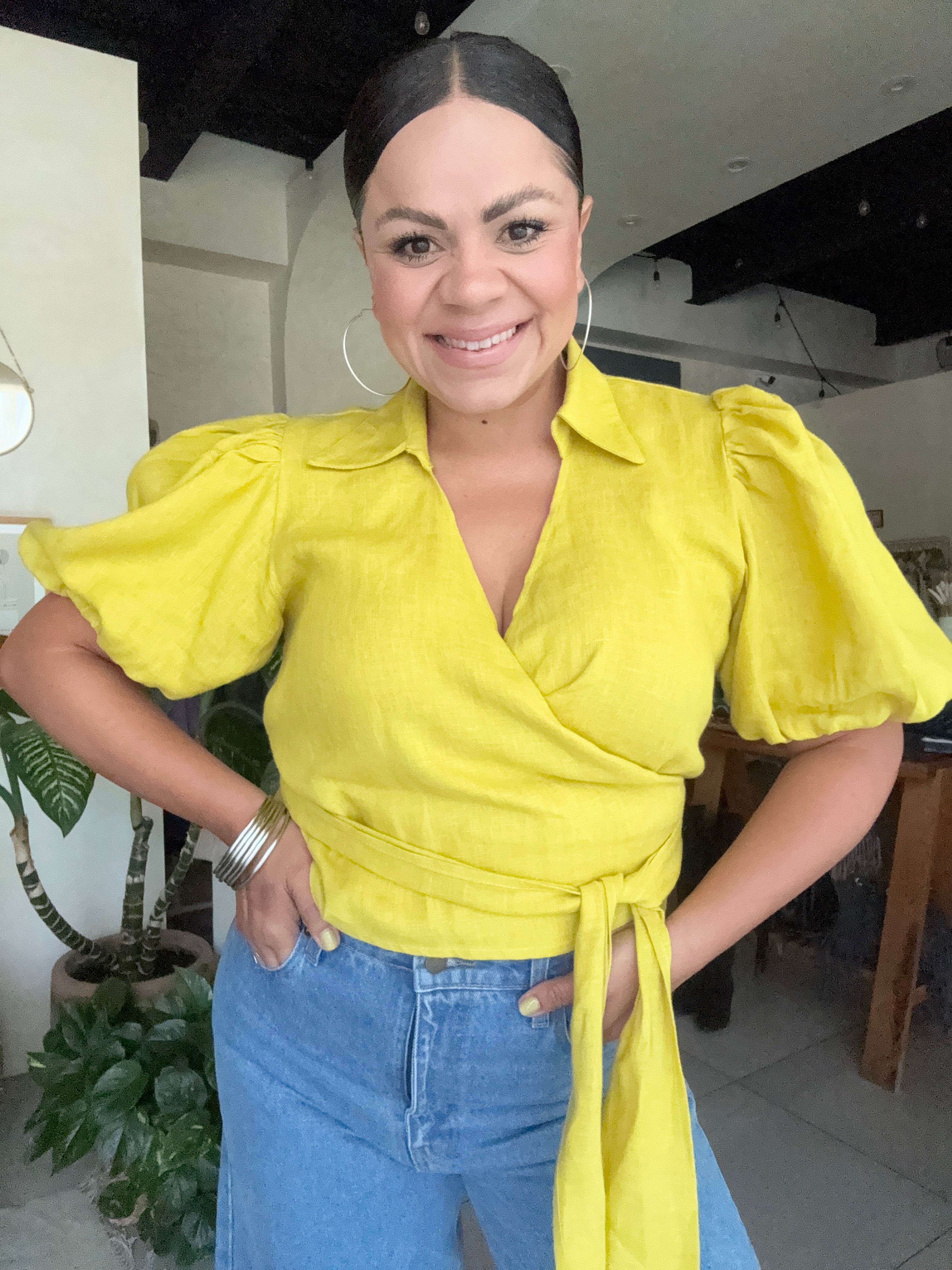 Blusa Cruzada Abullonada Amarillo Lima Manga Corta