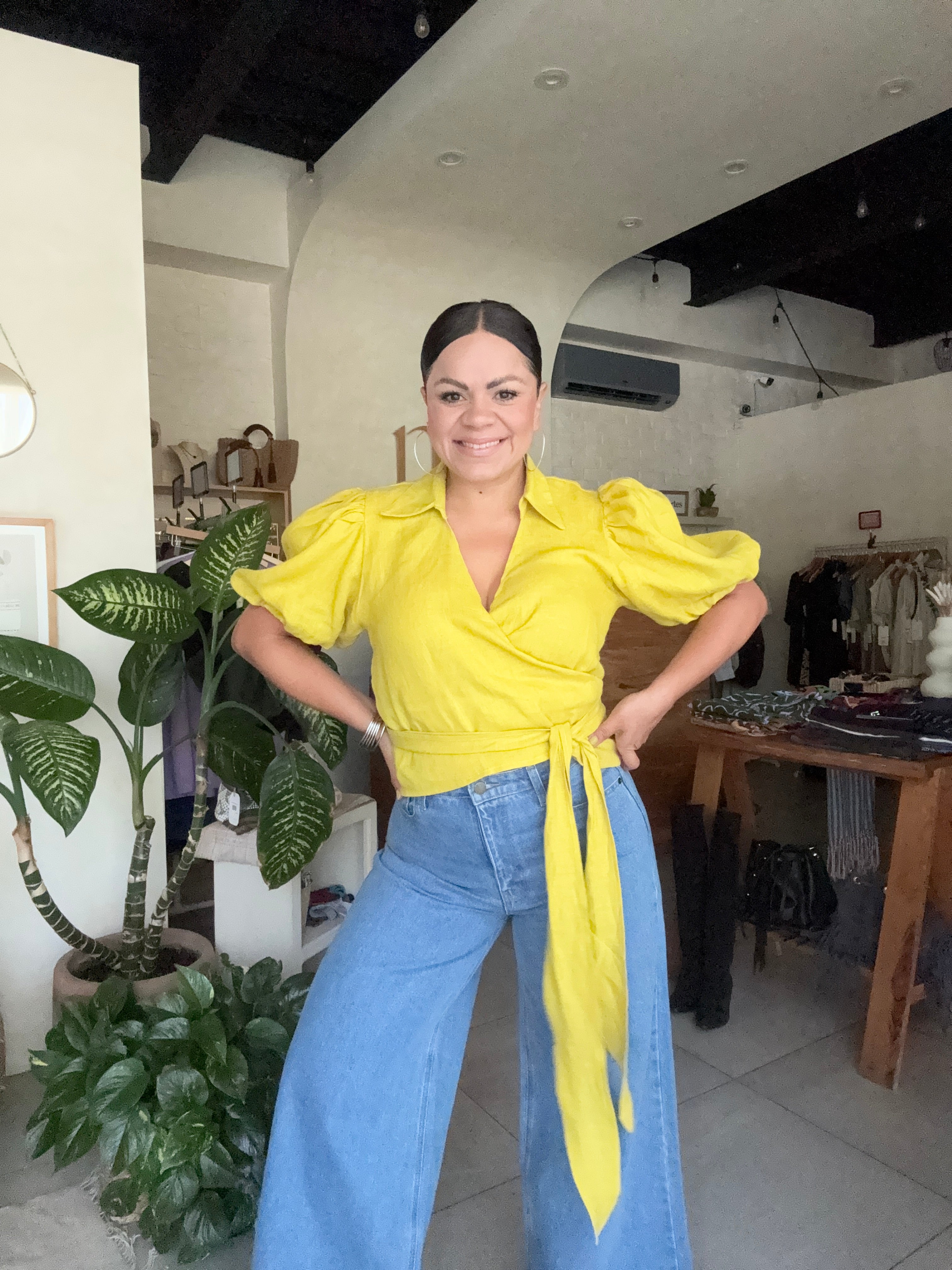 Blusa Cruzada Abullonada Amarillo Lima Manga Corta