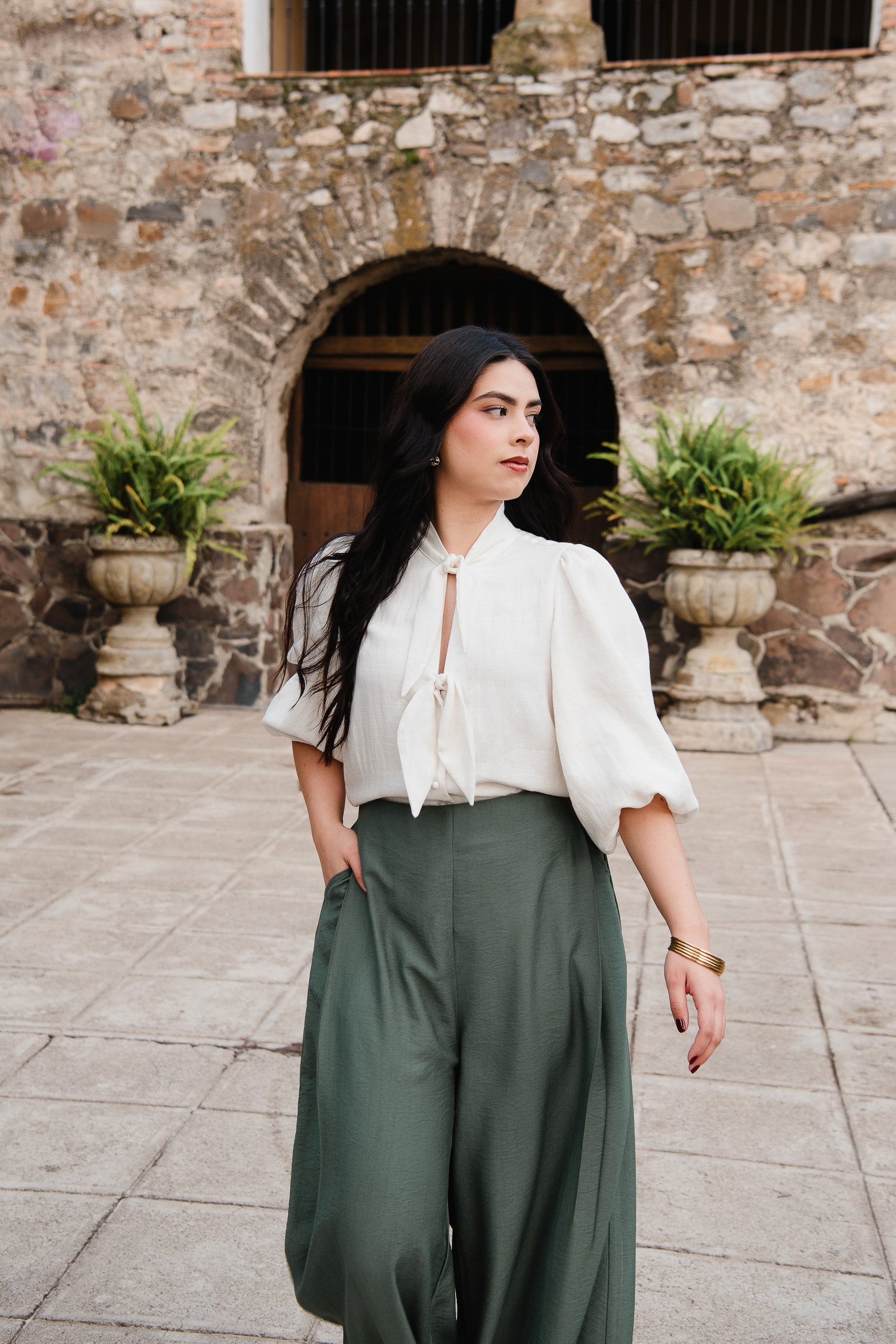 Short-sleeved linen shirt