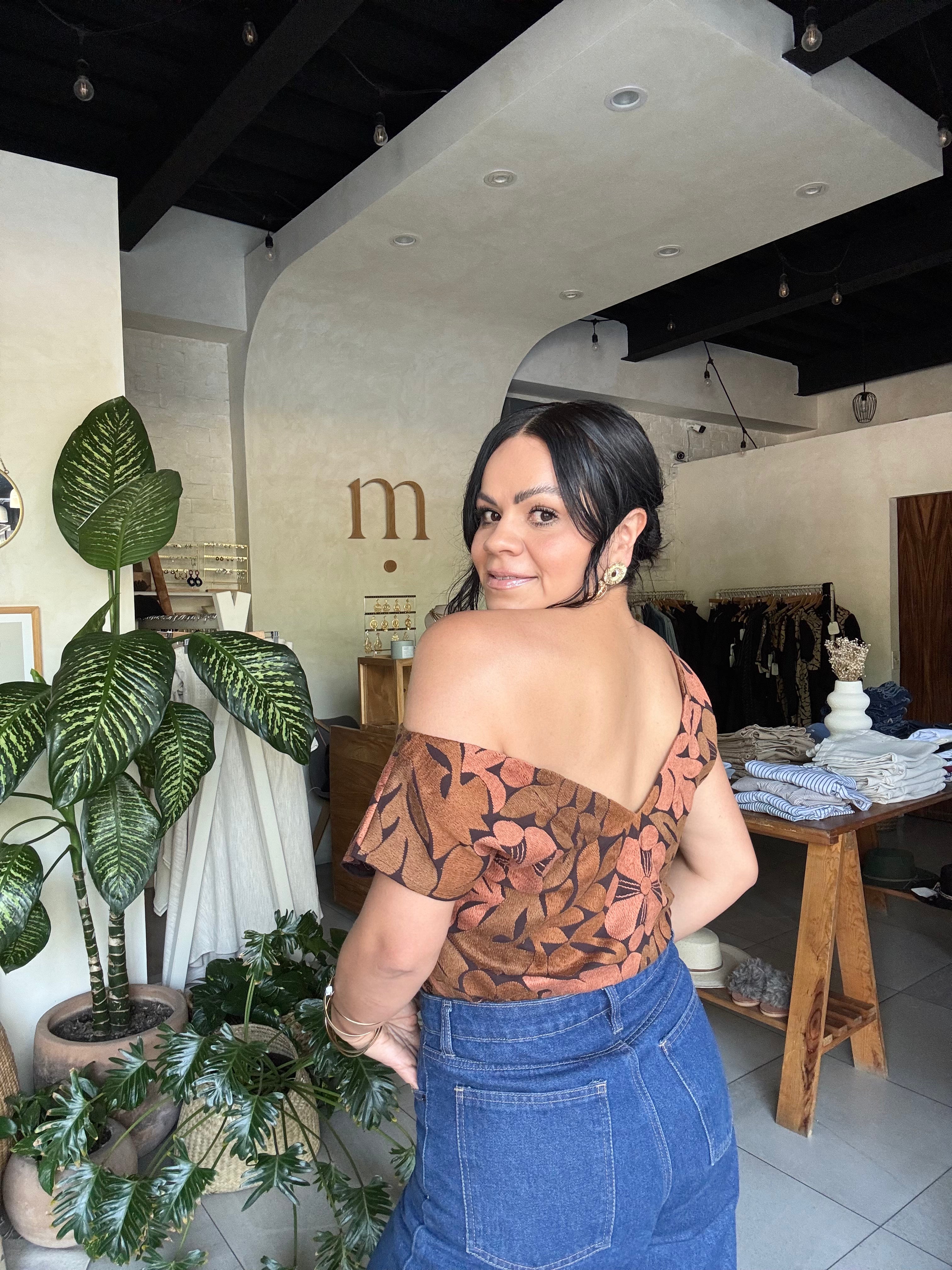 Blusa Jalapa V Chocolates