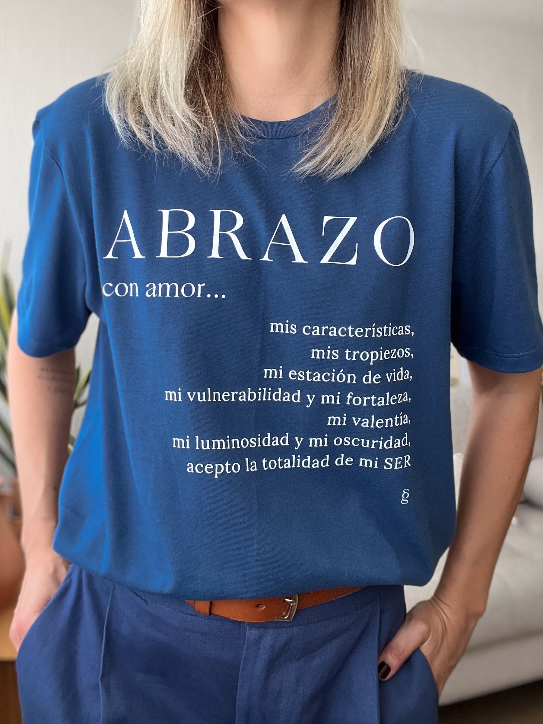 Camiseta Abrazo Azul Índigo
