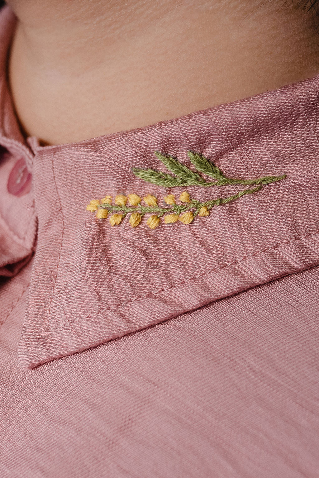 Short-sleeved linen shirt