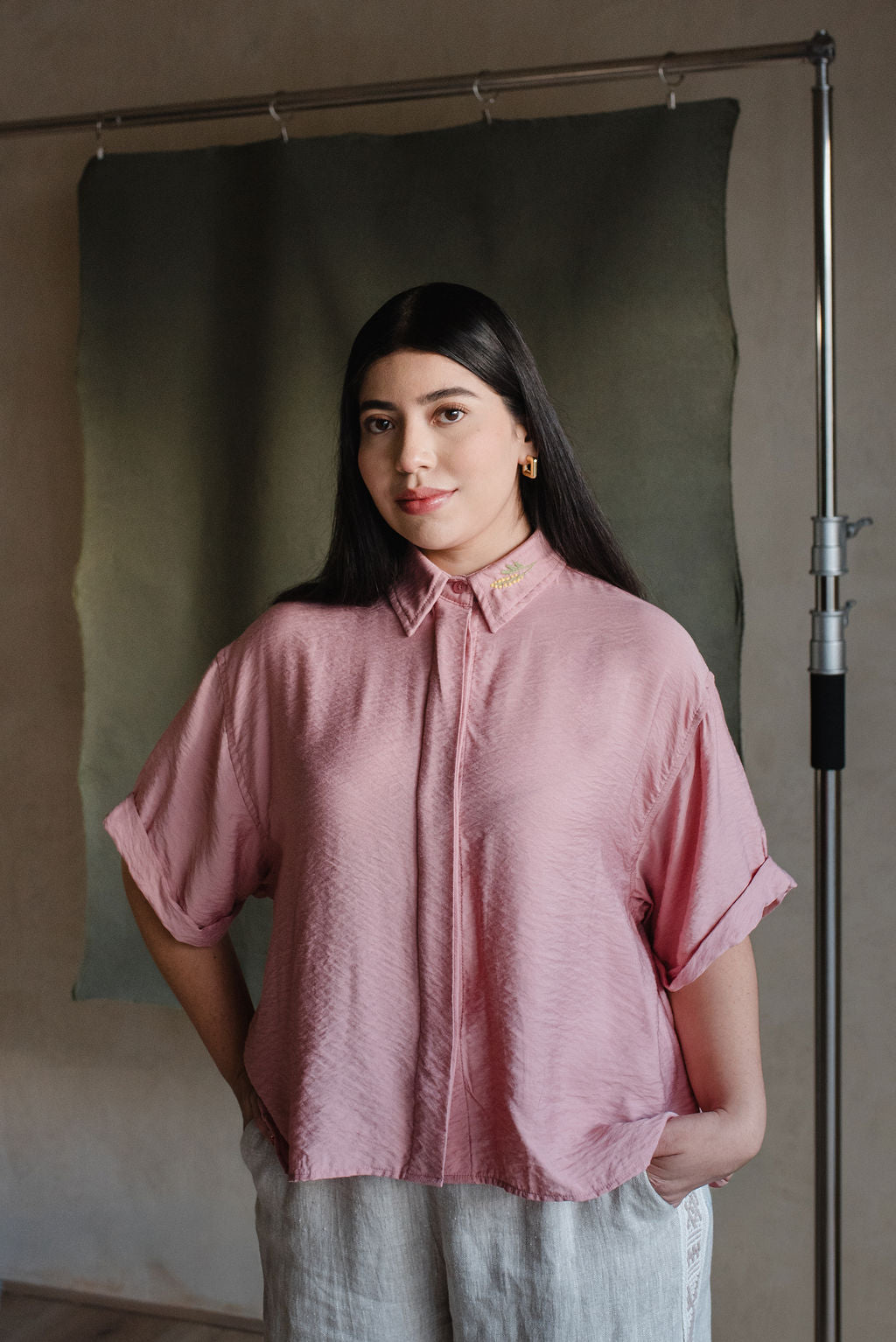 Short-sleeved linen shirt