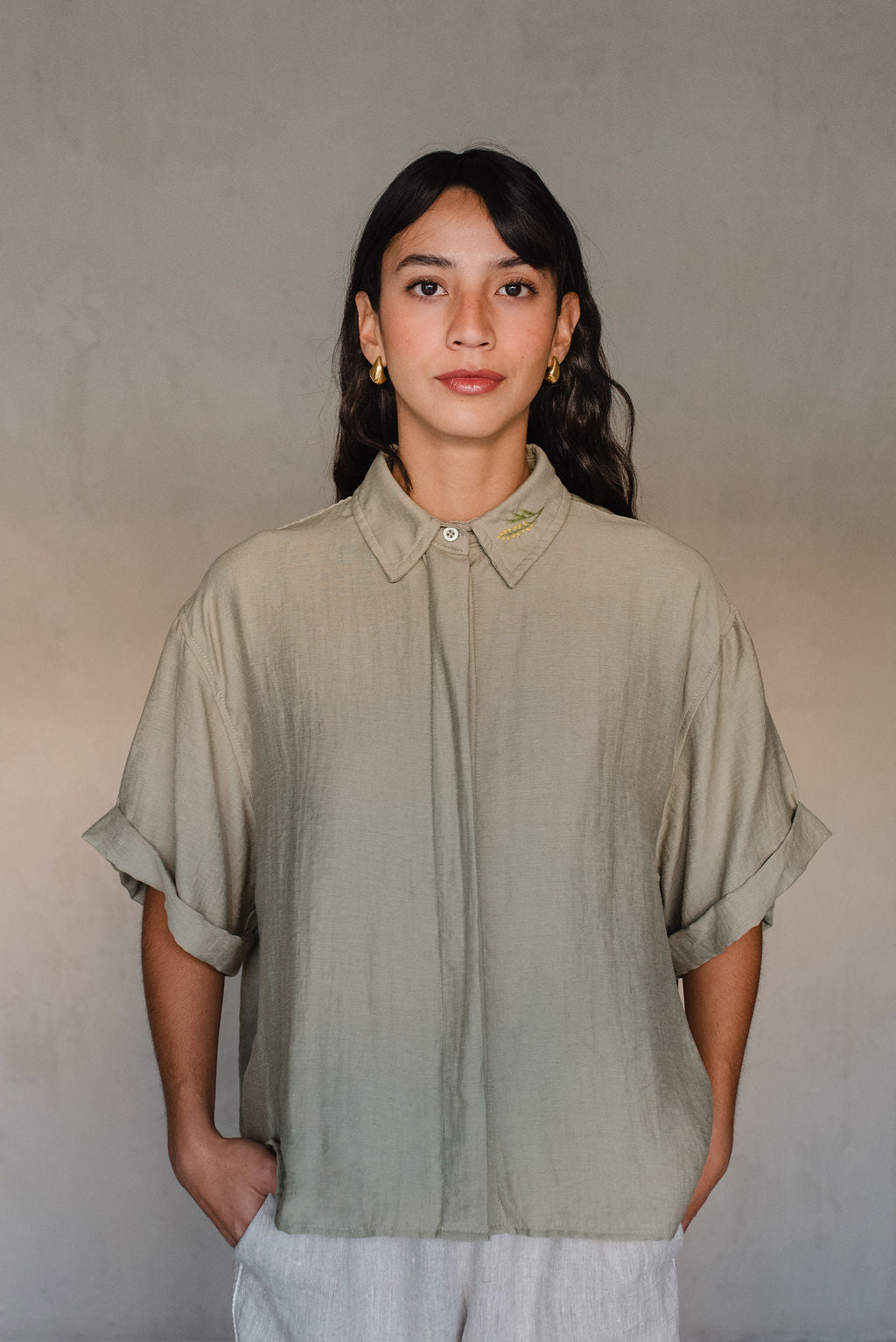 Short-sleeved linen shirt