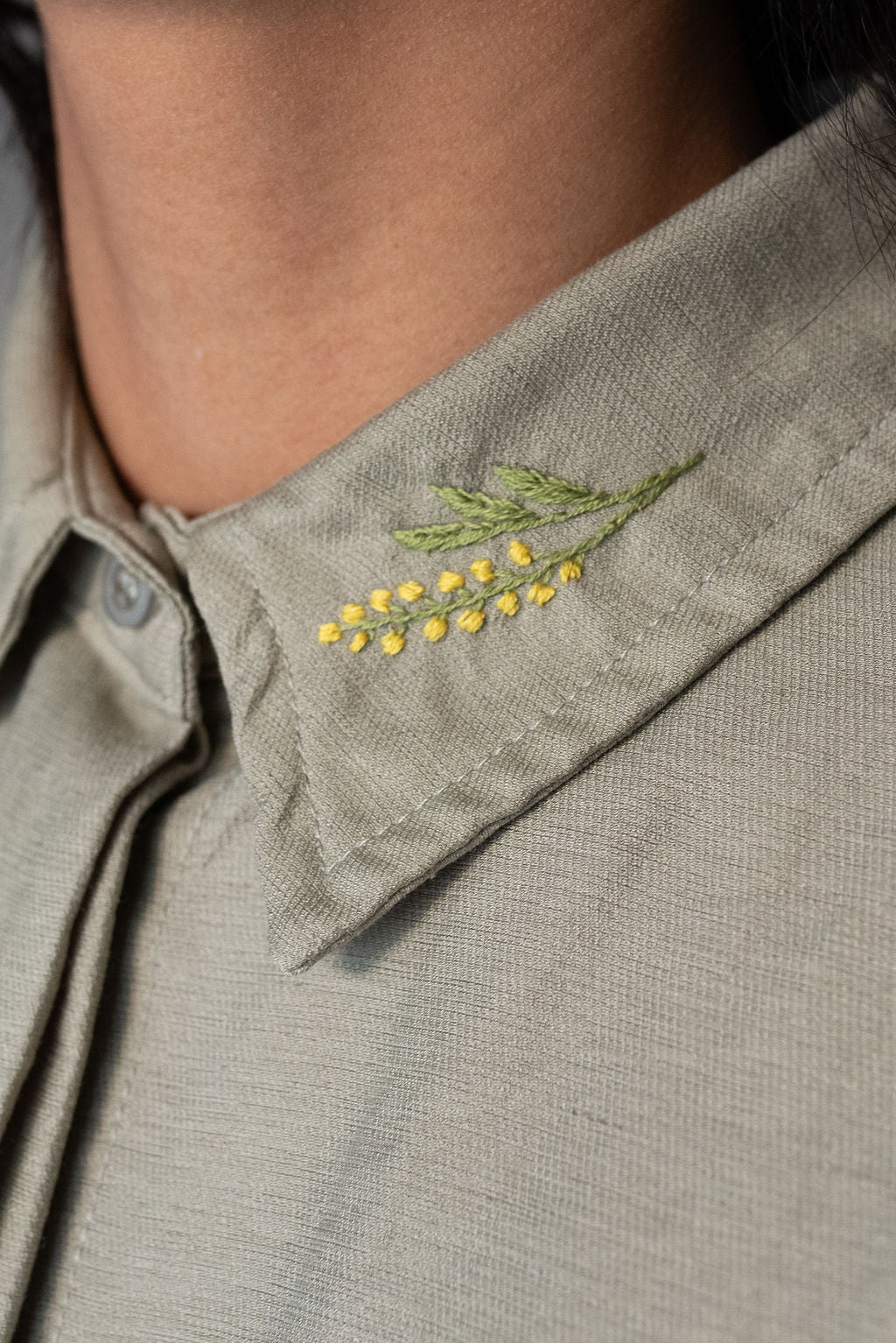 Short-sleeved linen shirt