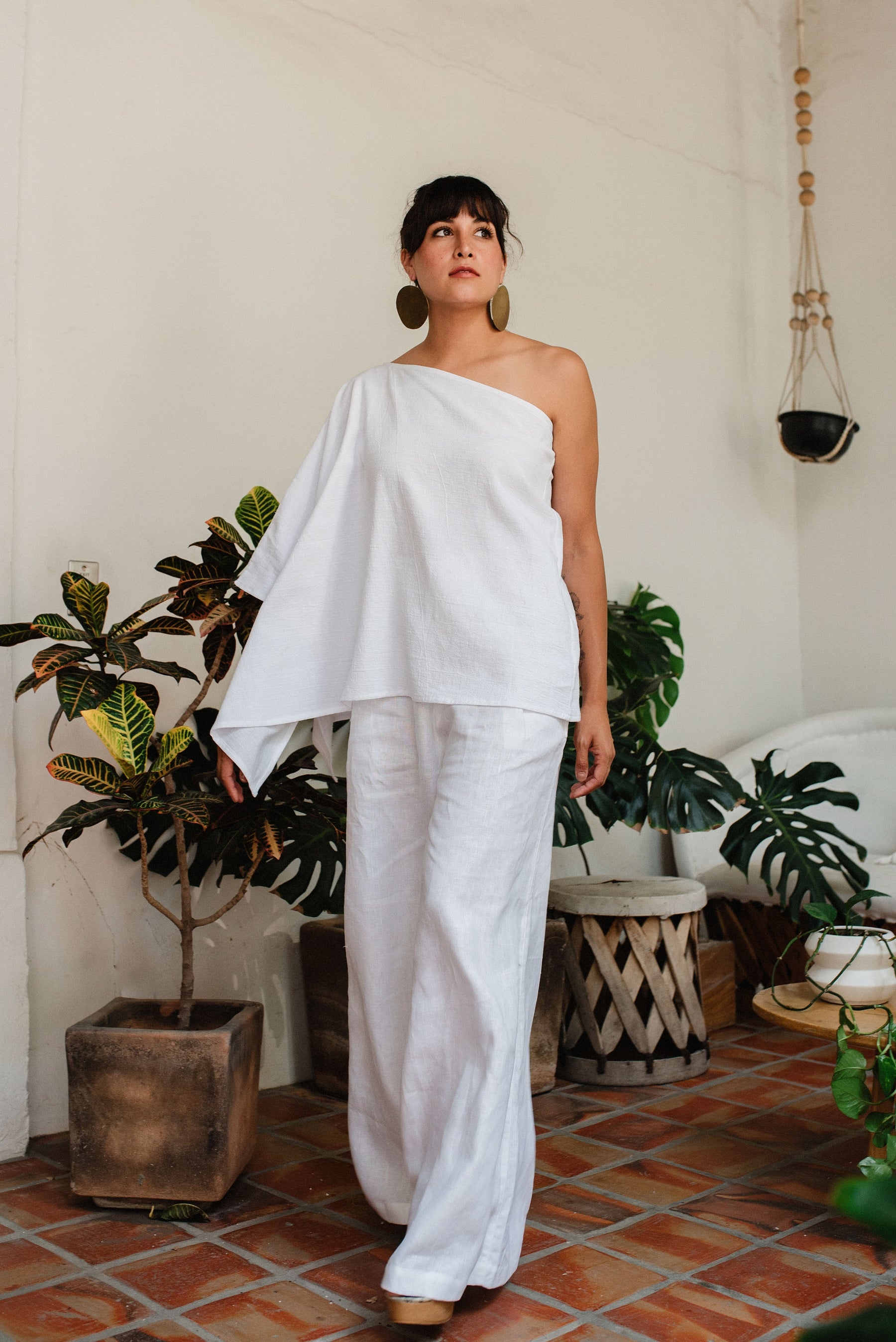 White Laanu Cape