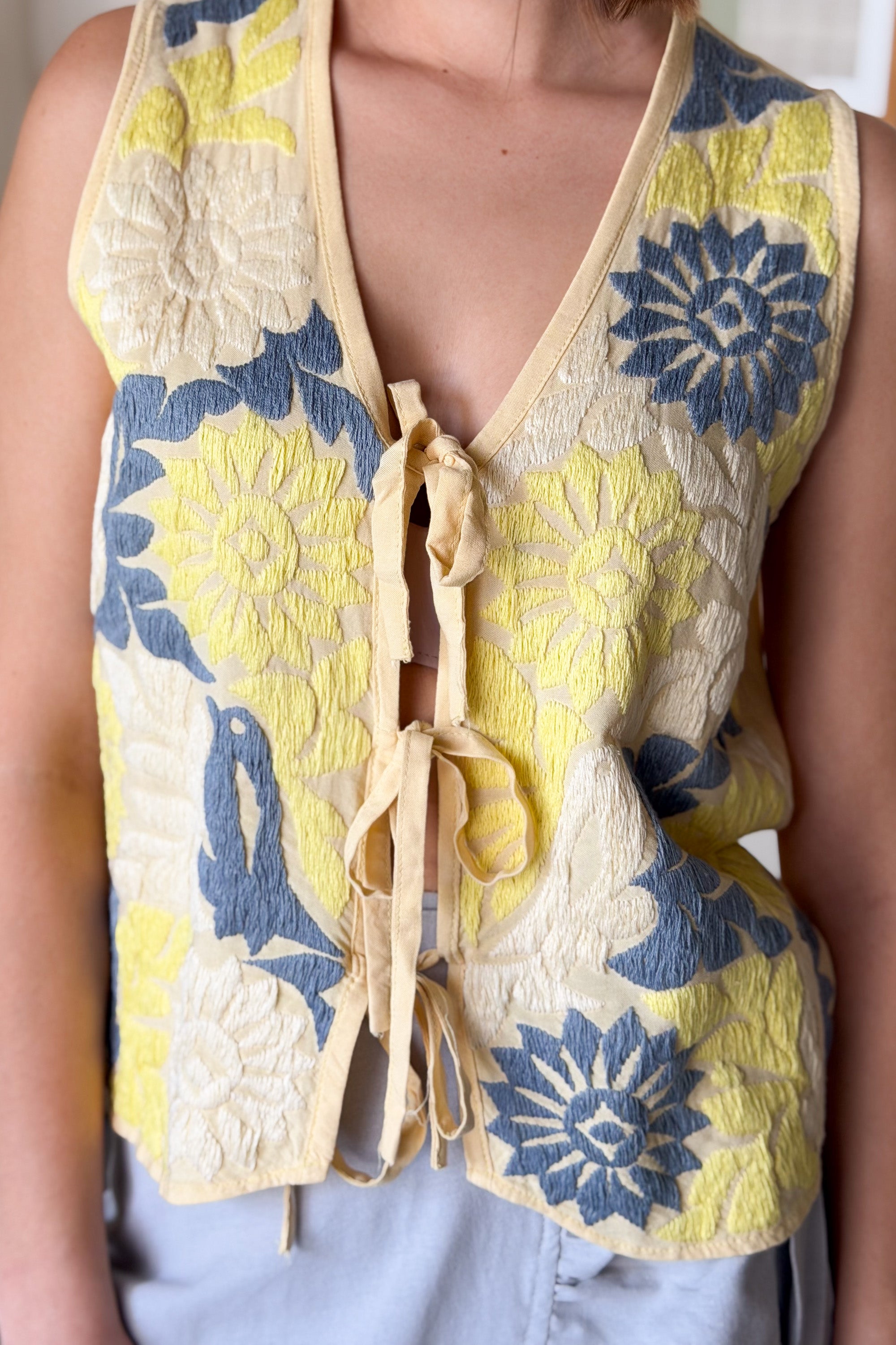 Chaleco Jalapa Bordado Frente Amarillo/Amarillos Gris