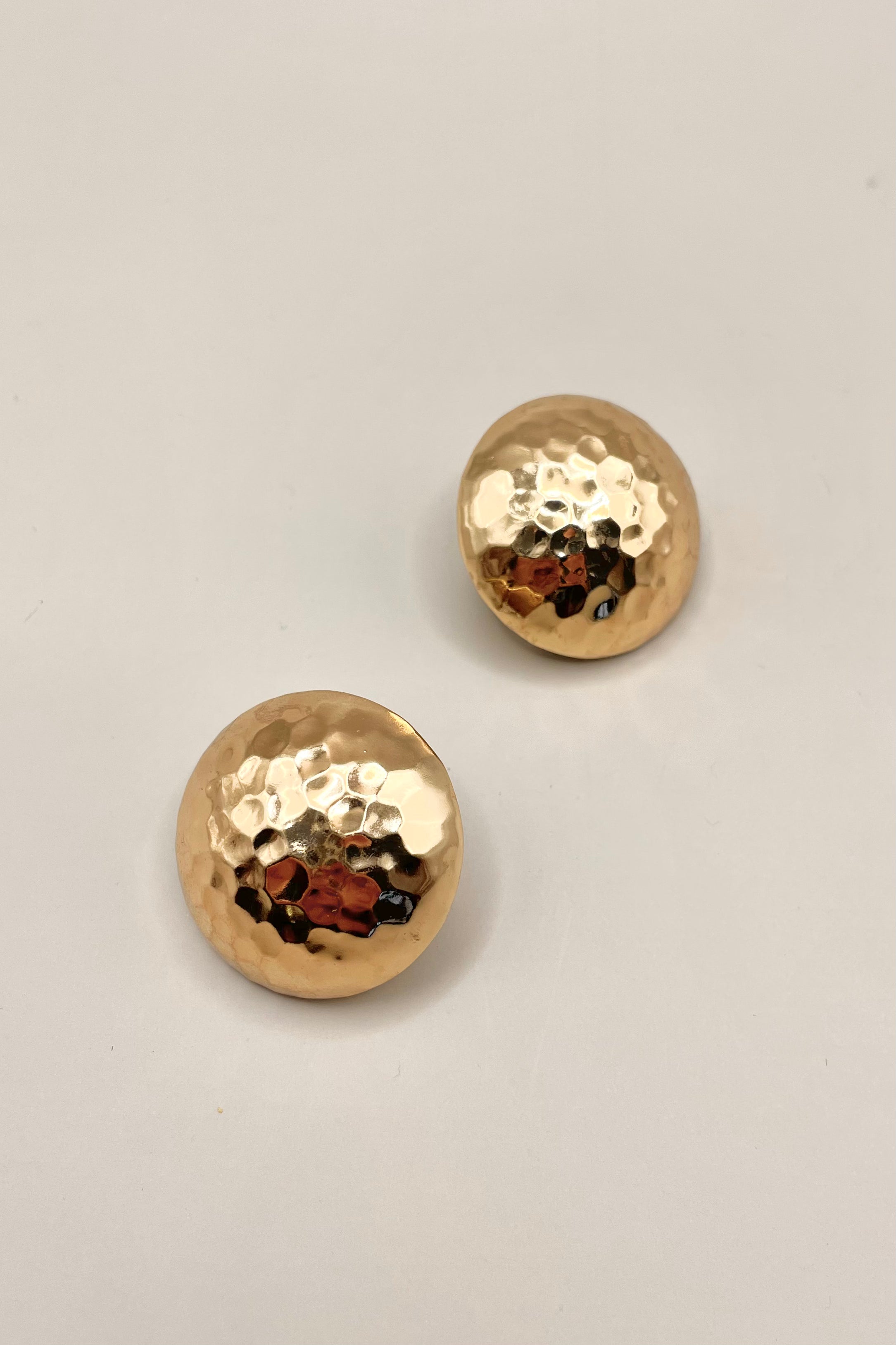 Aretes Botón Dorado G46