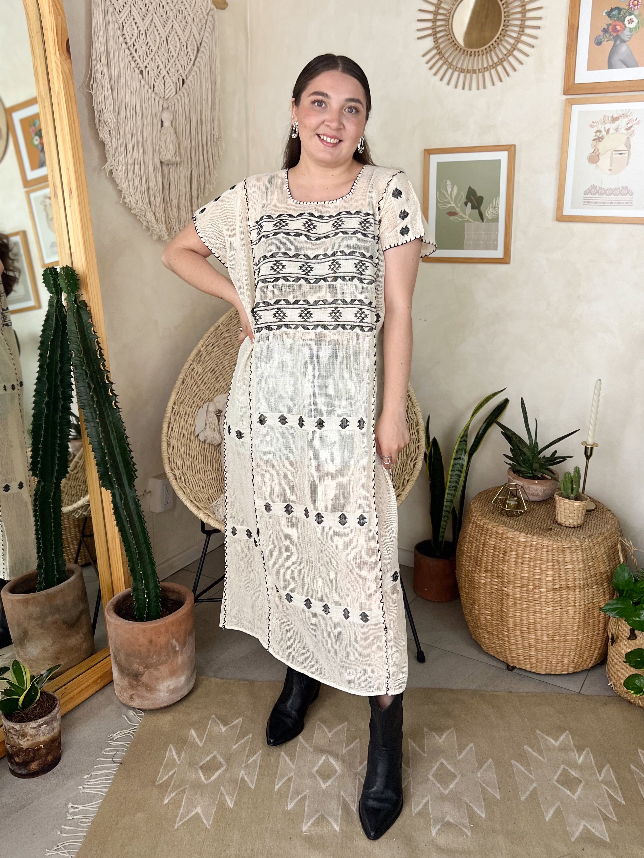 Huipil San Pedro bone color/ black