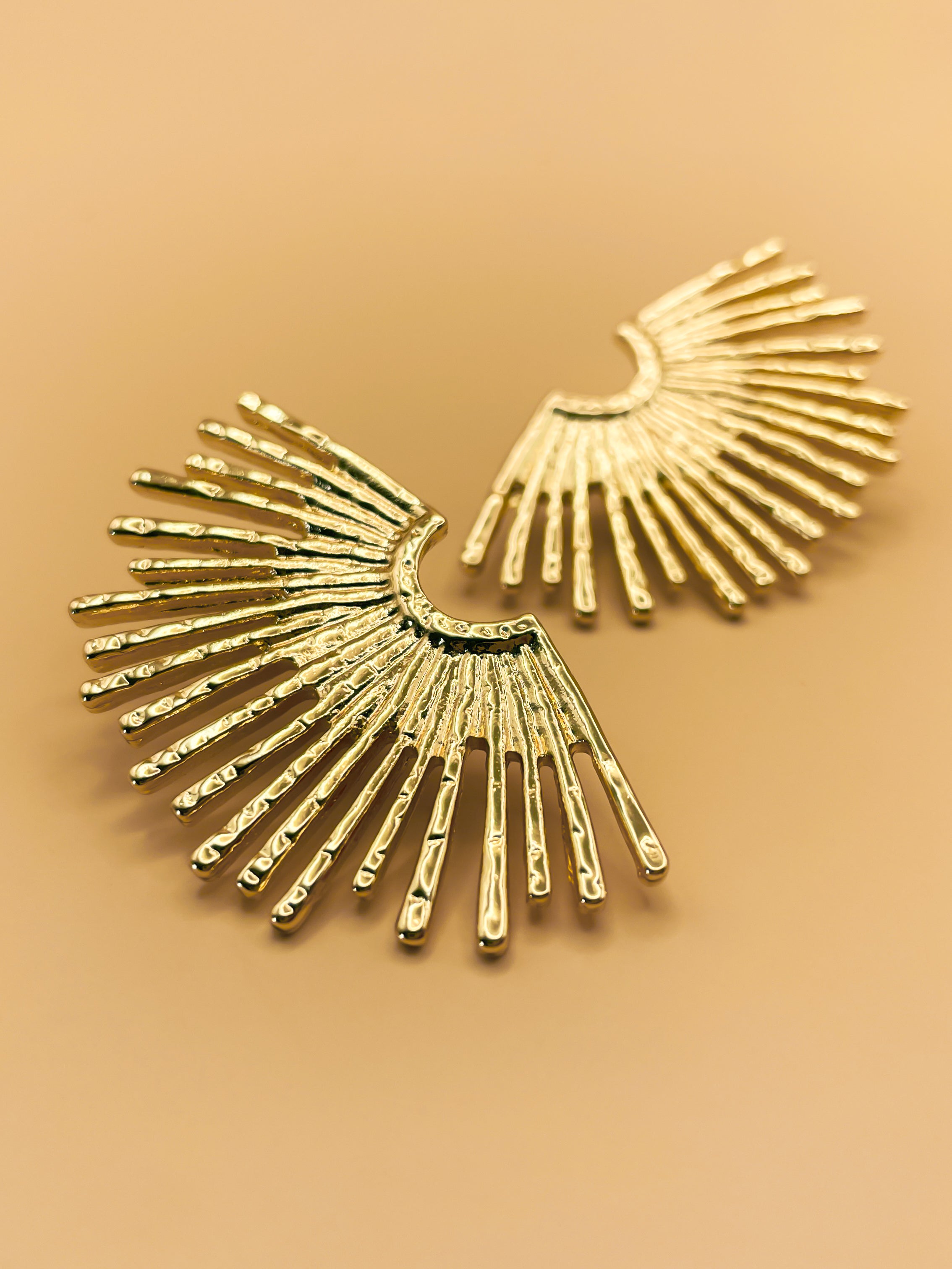 Golden Fan Earrings J62