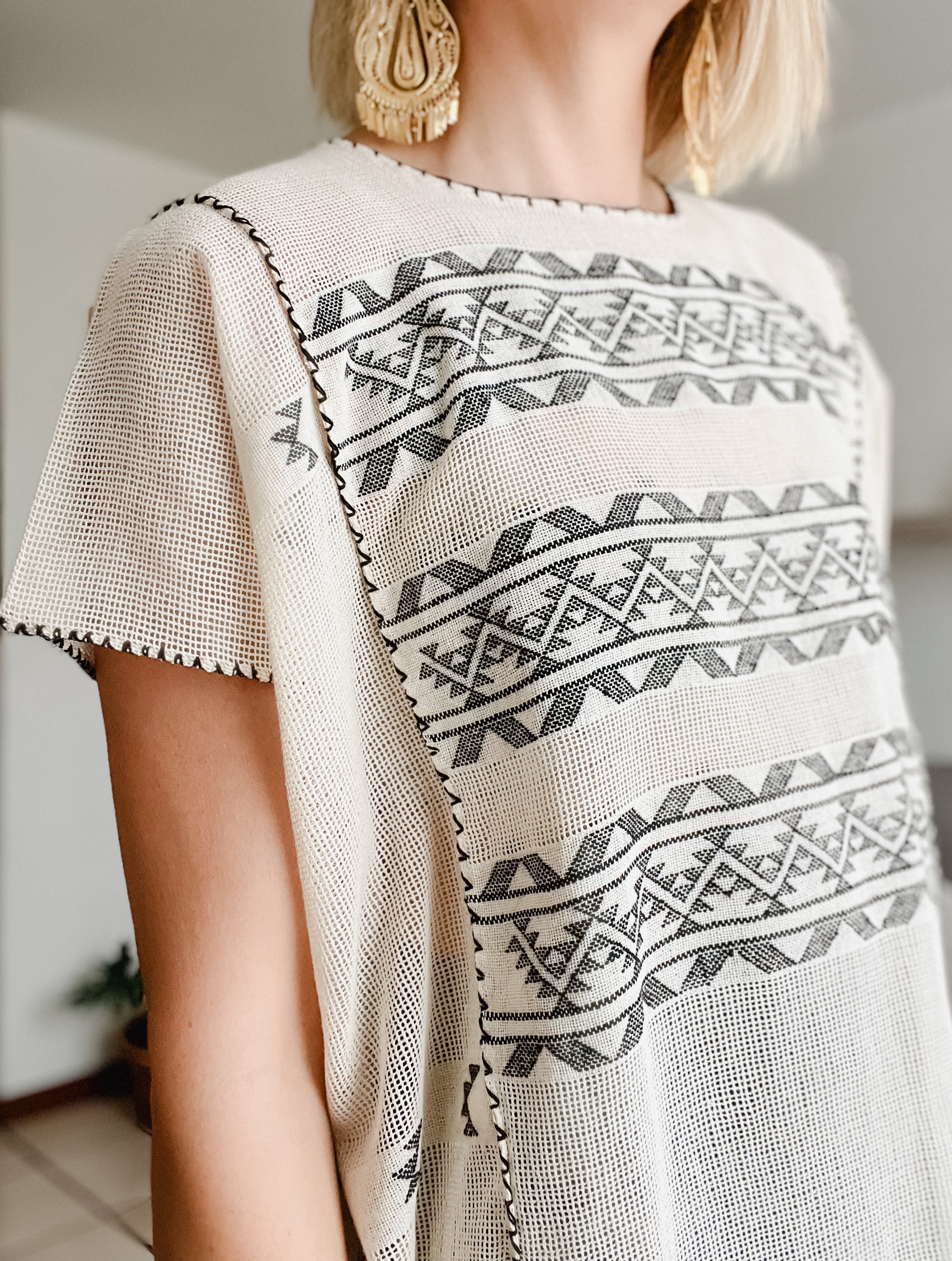 Huipil San Pedro bone color/ black