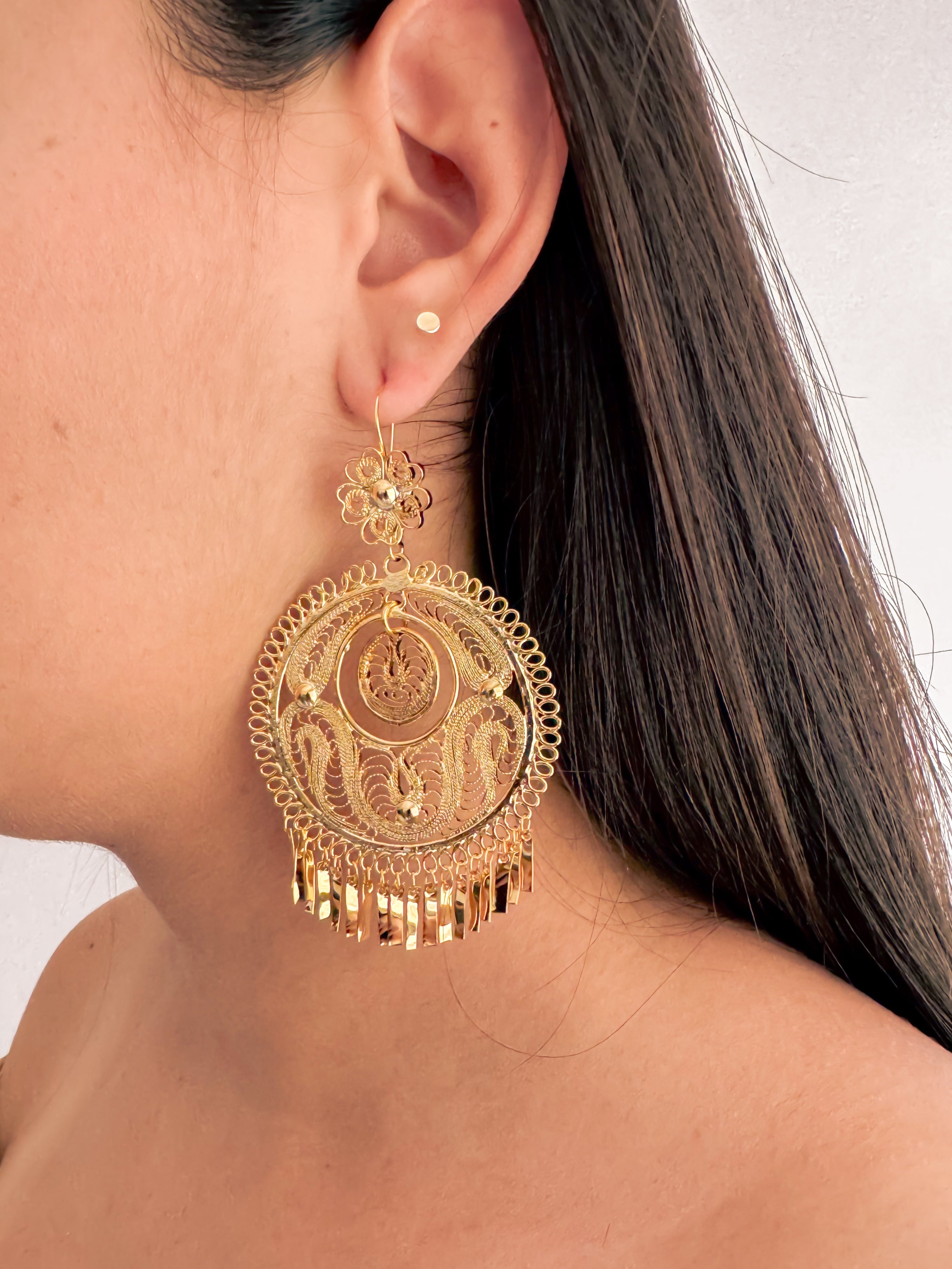 Large Curved Gold Filigree F52