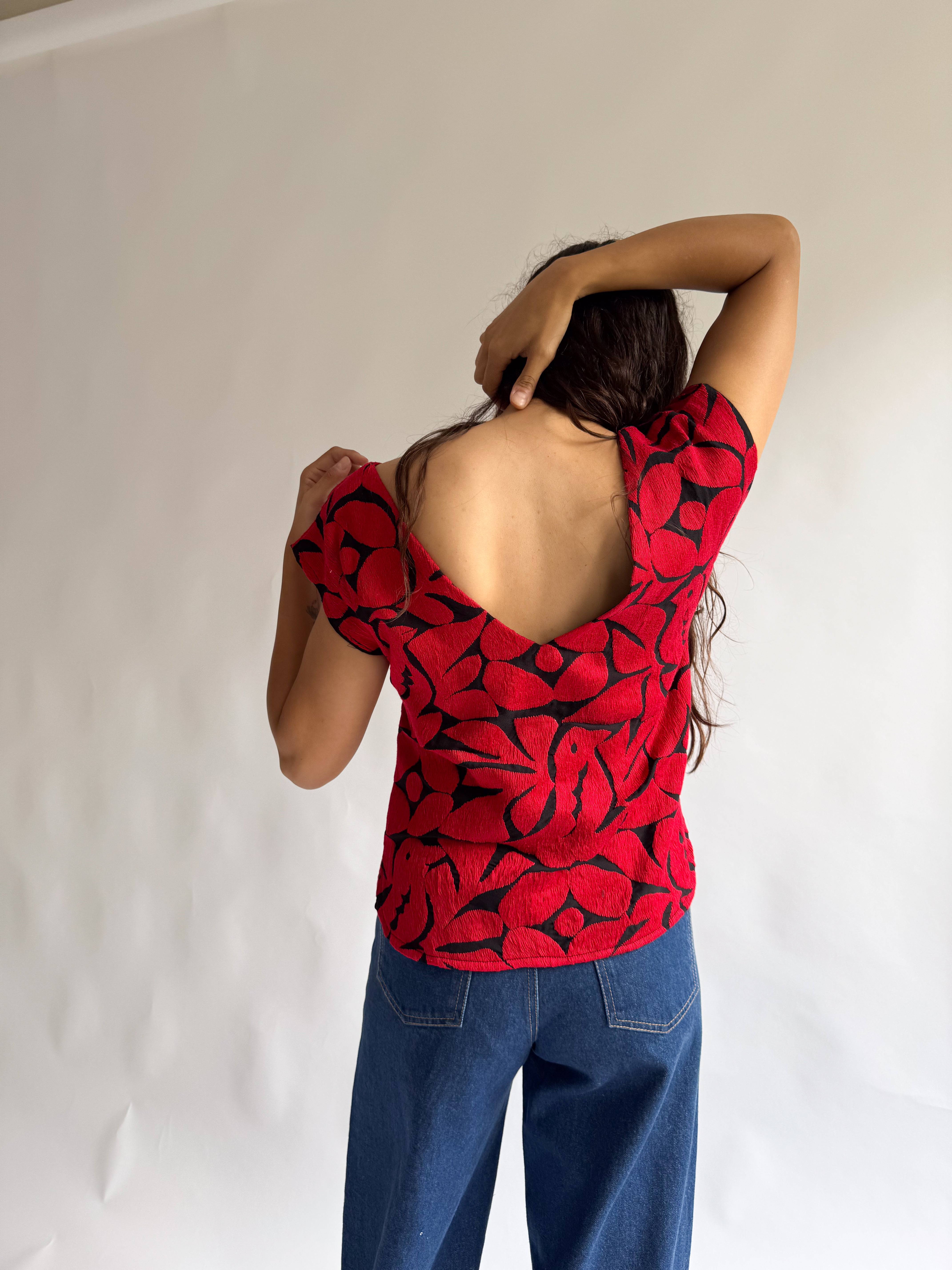 Blusa Jalapa V Negro / Rojo