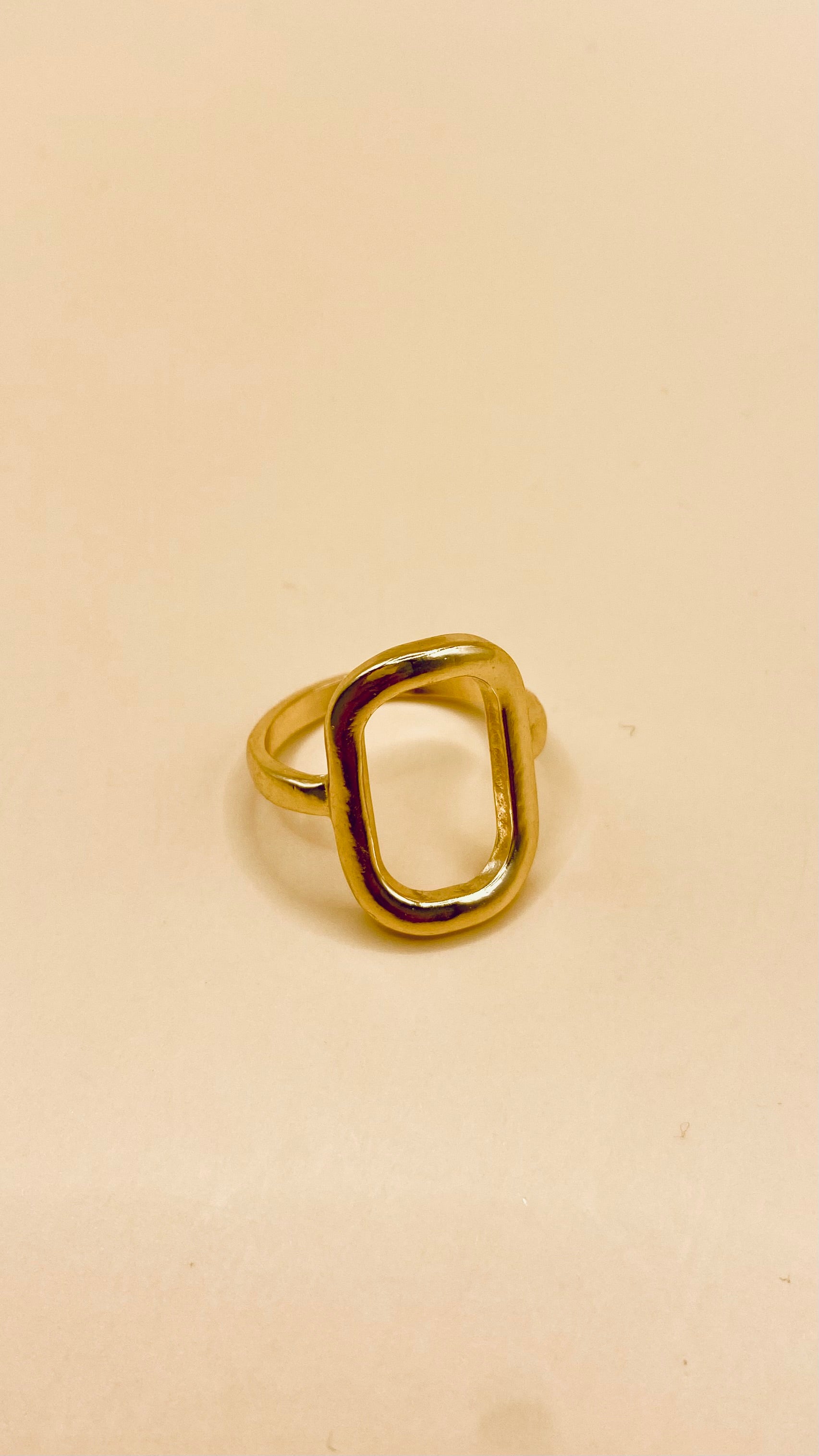 Anillo Rectangulo Dorado L108