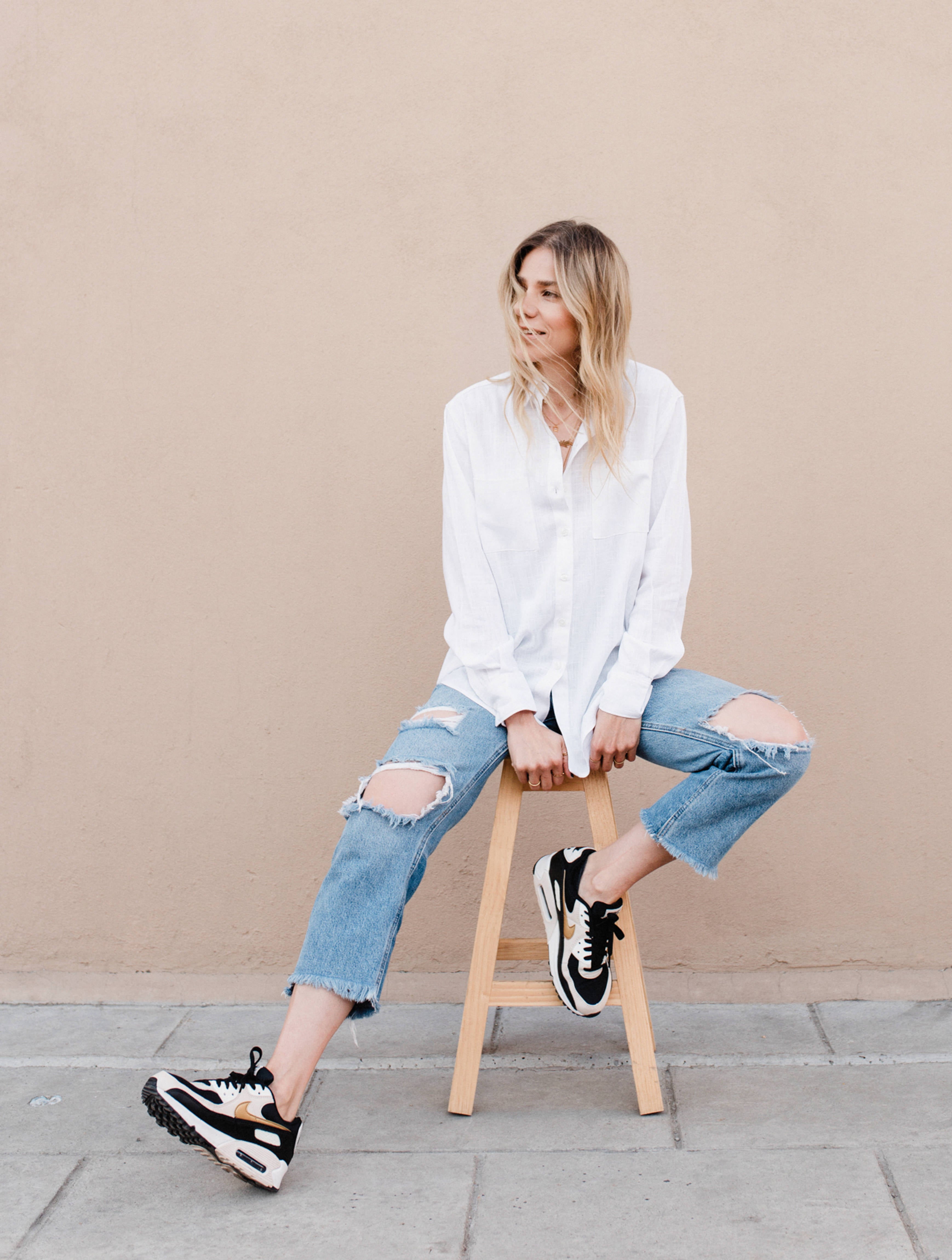 Long-sleeved linen shirt