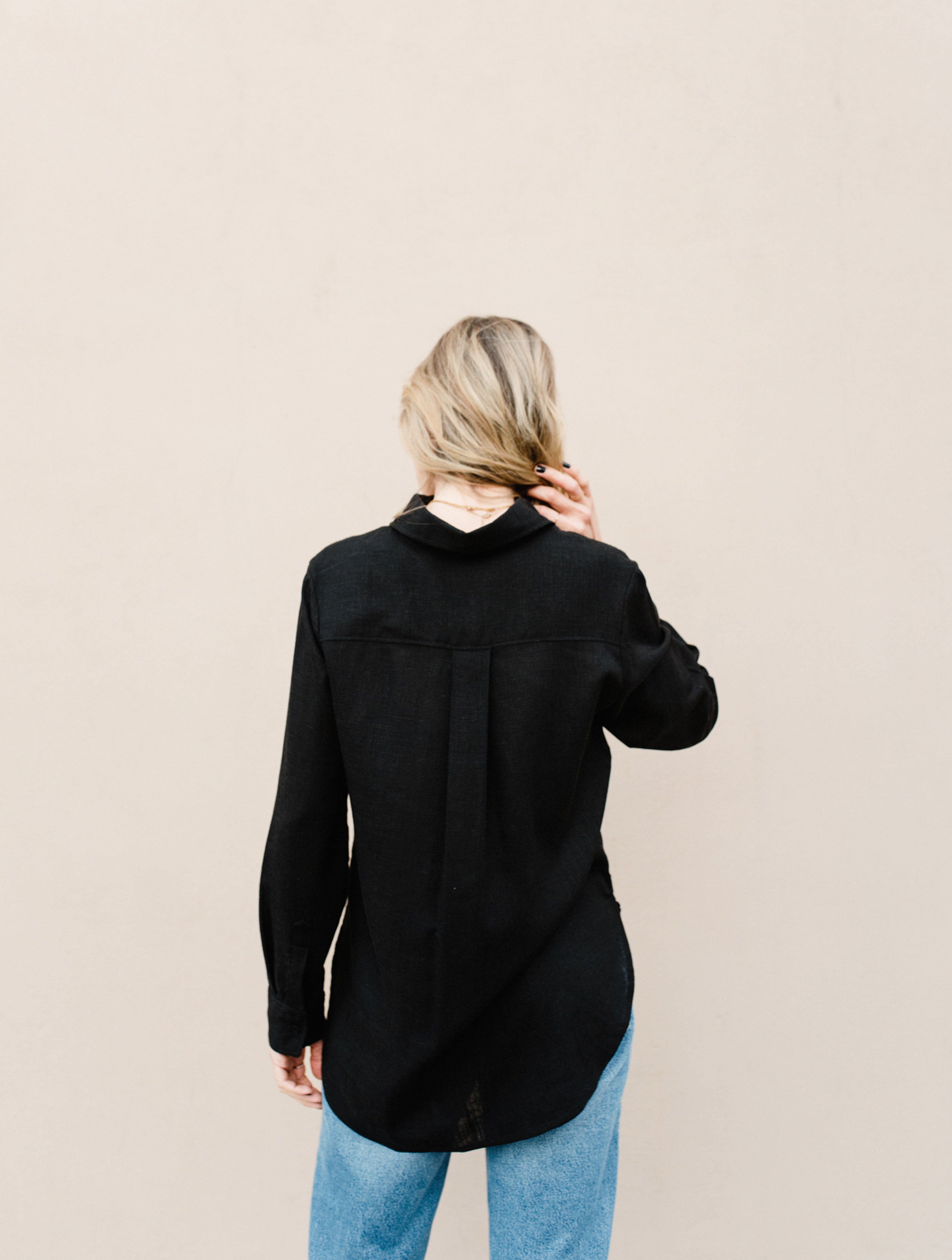 Long-sleeved linen shirt