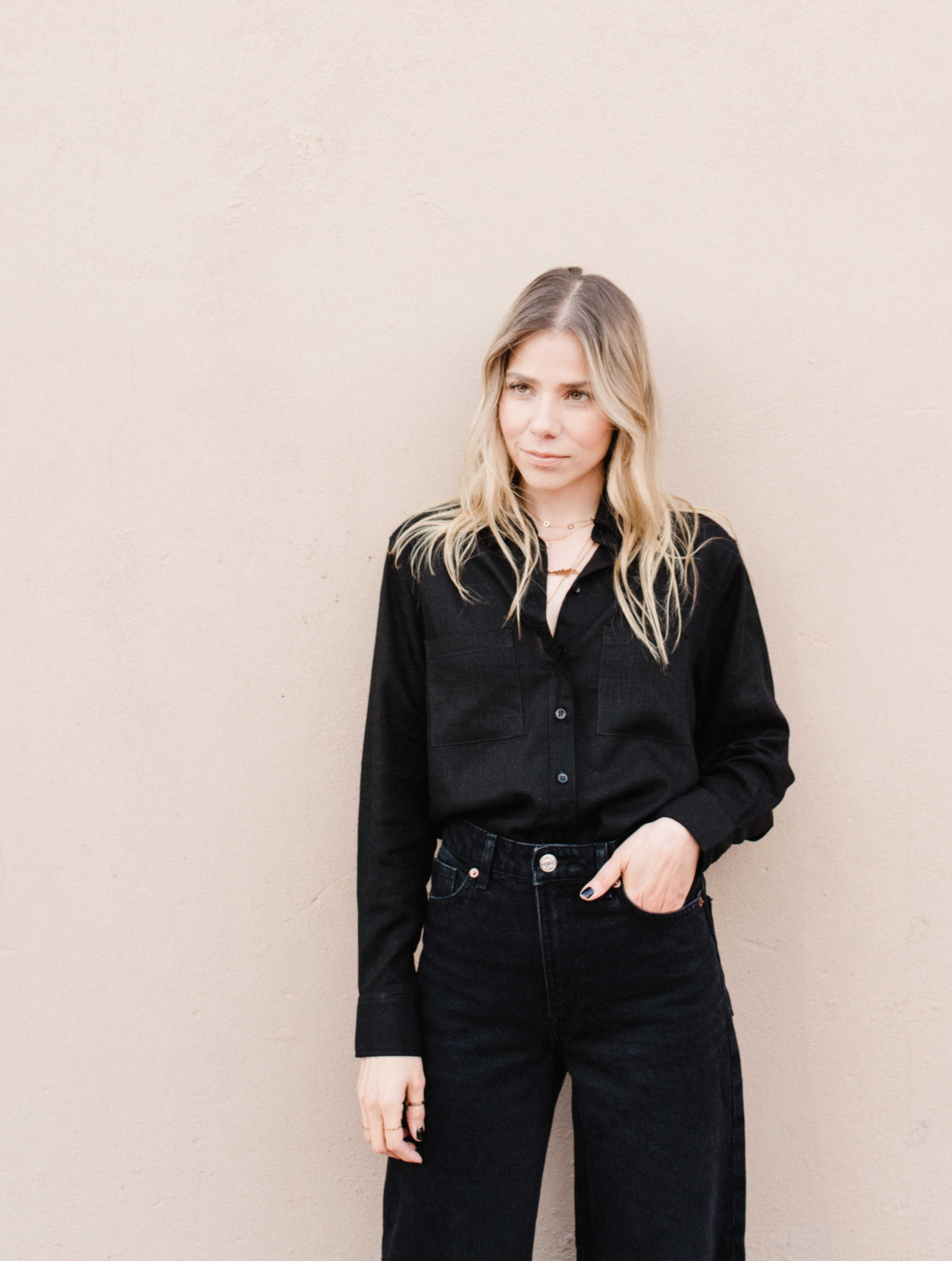 Long-sleeved linen shirt