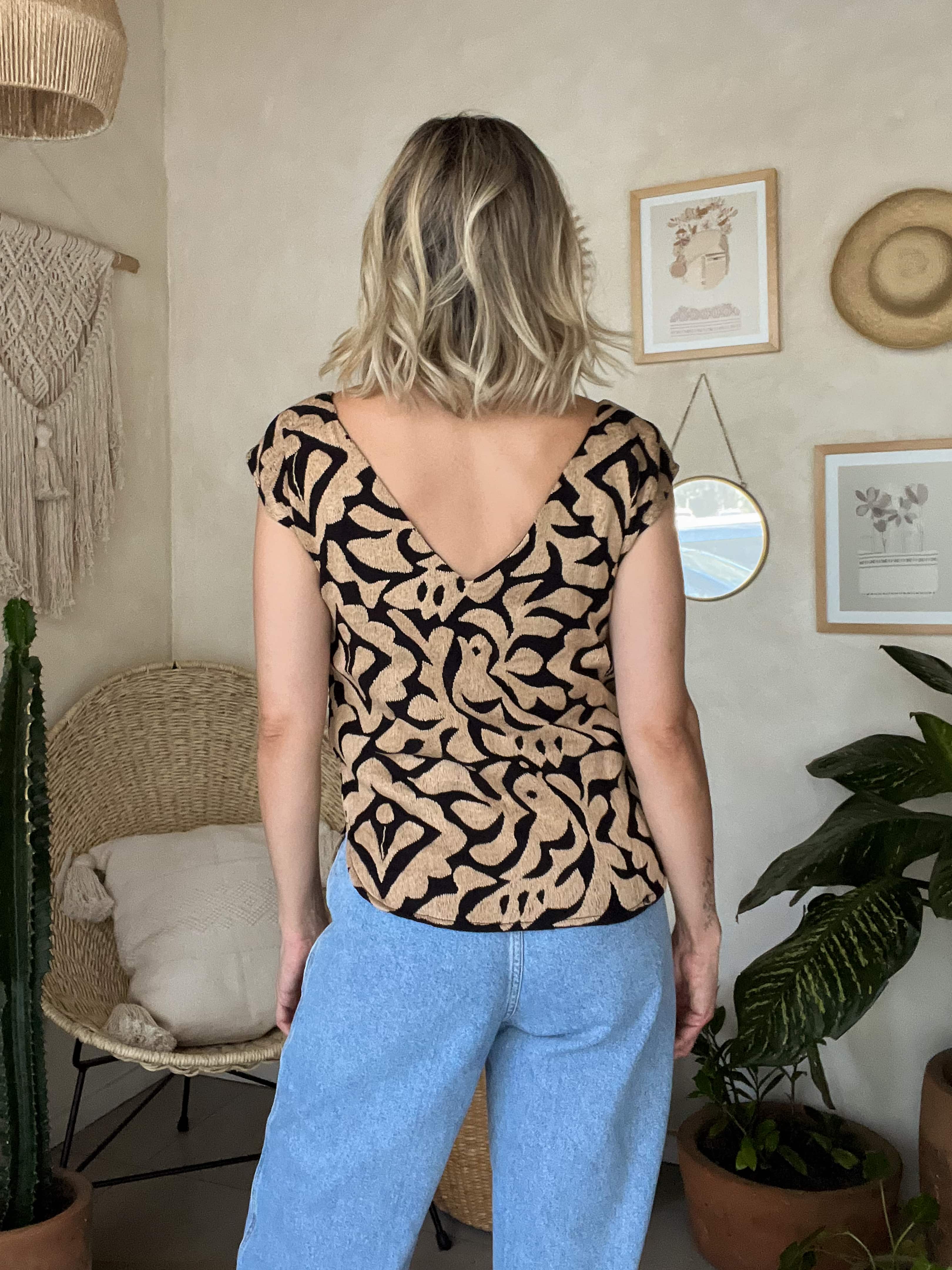 Blusa Jalapa V Negro / Dorado Claro
