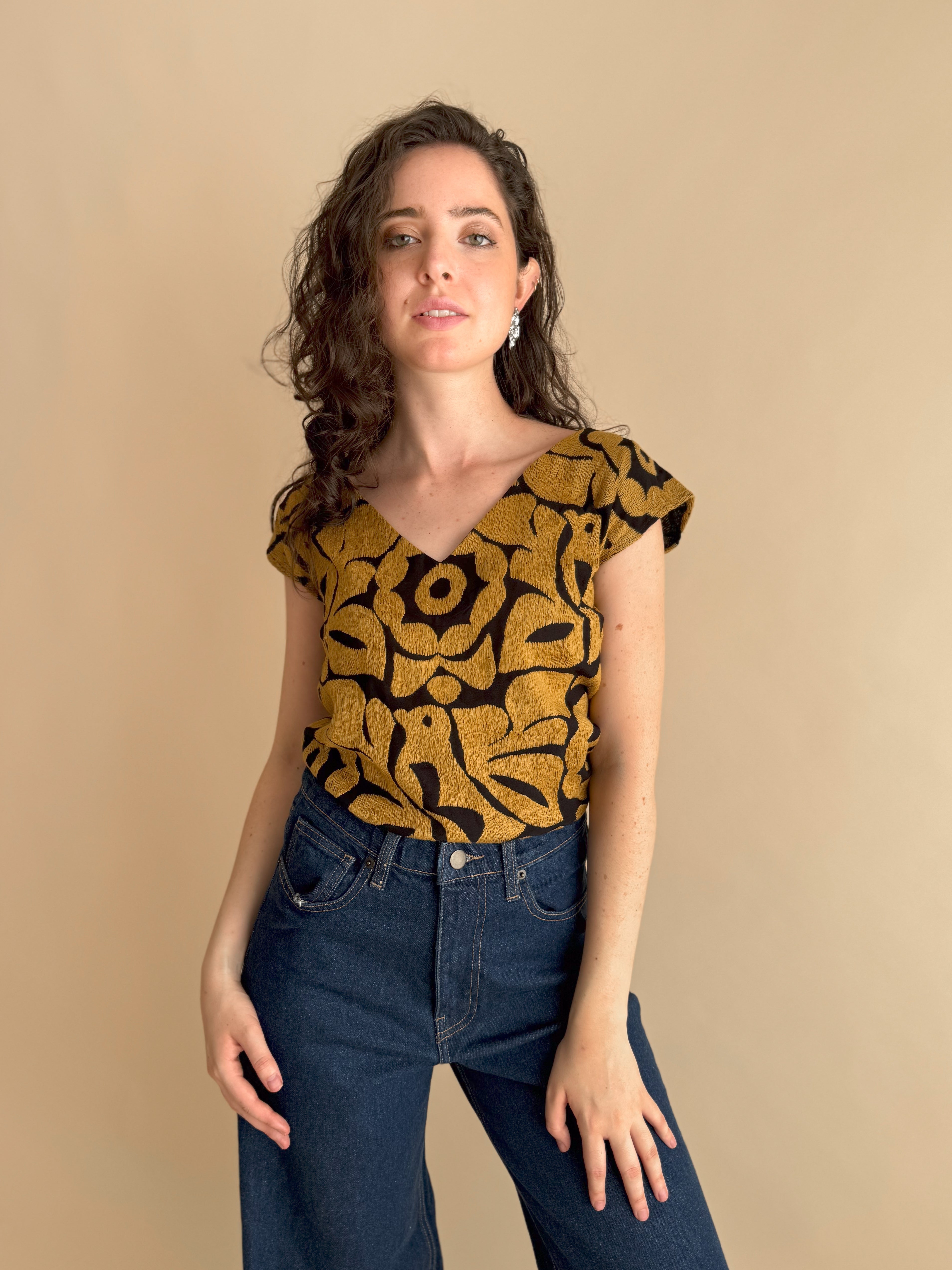 Jalapa V Blouse Black / Dark Gold