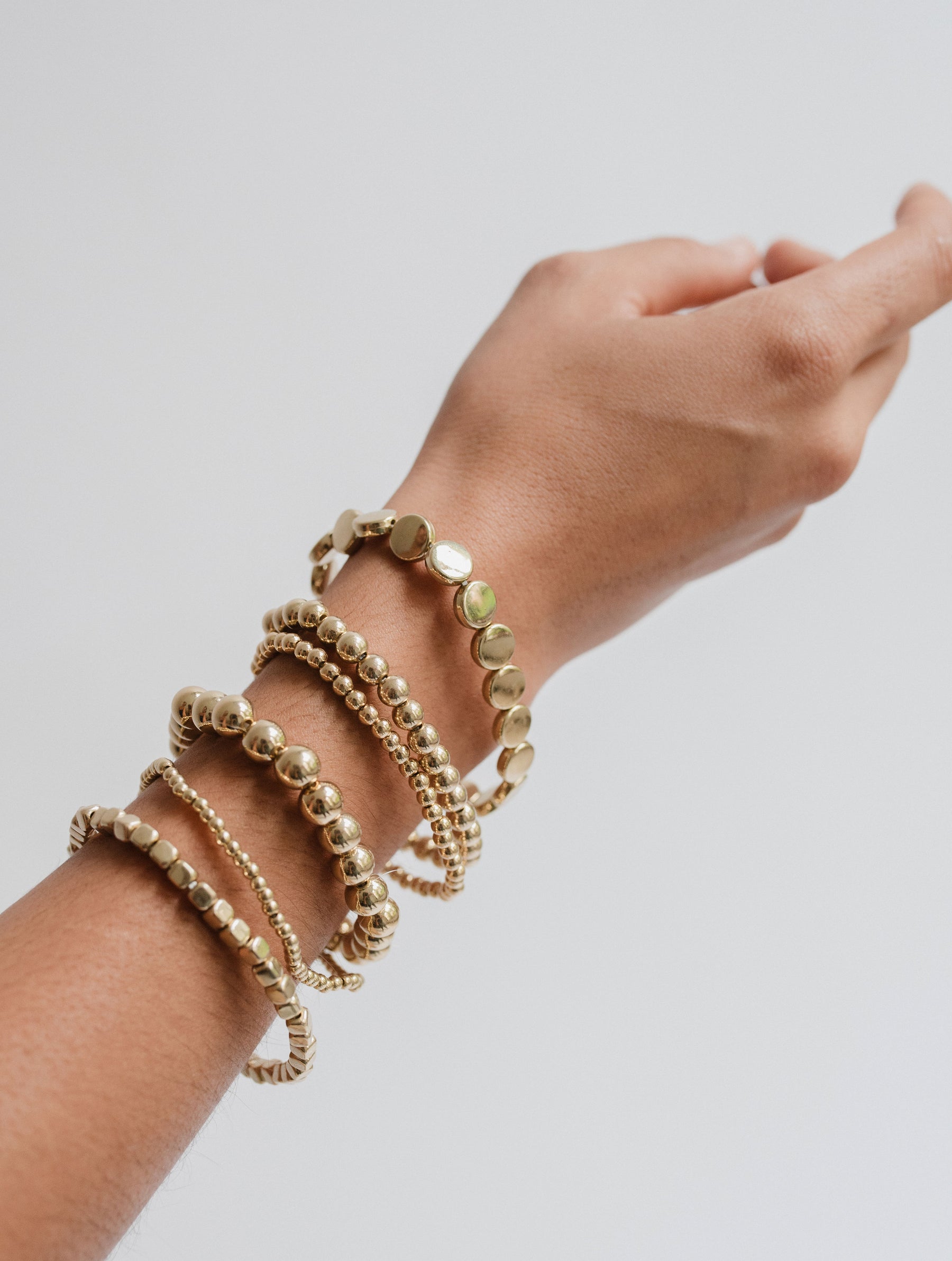 Pulseras Sencillas de Bolitas Doradas D49