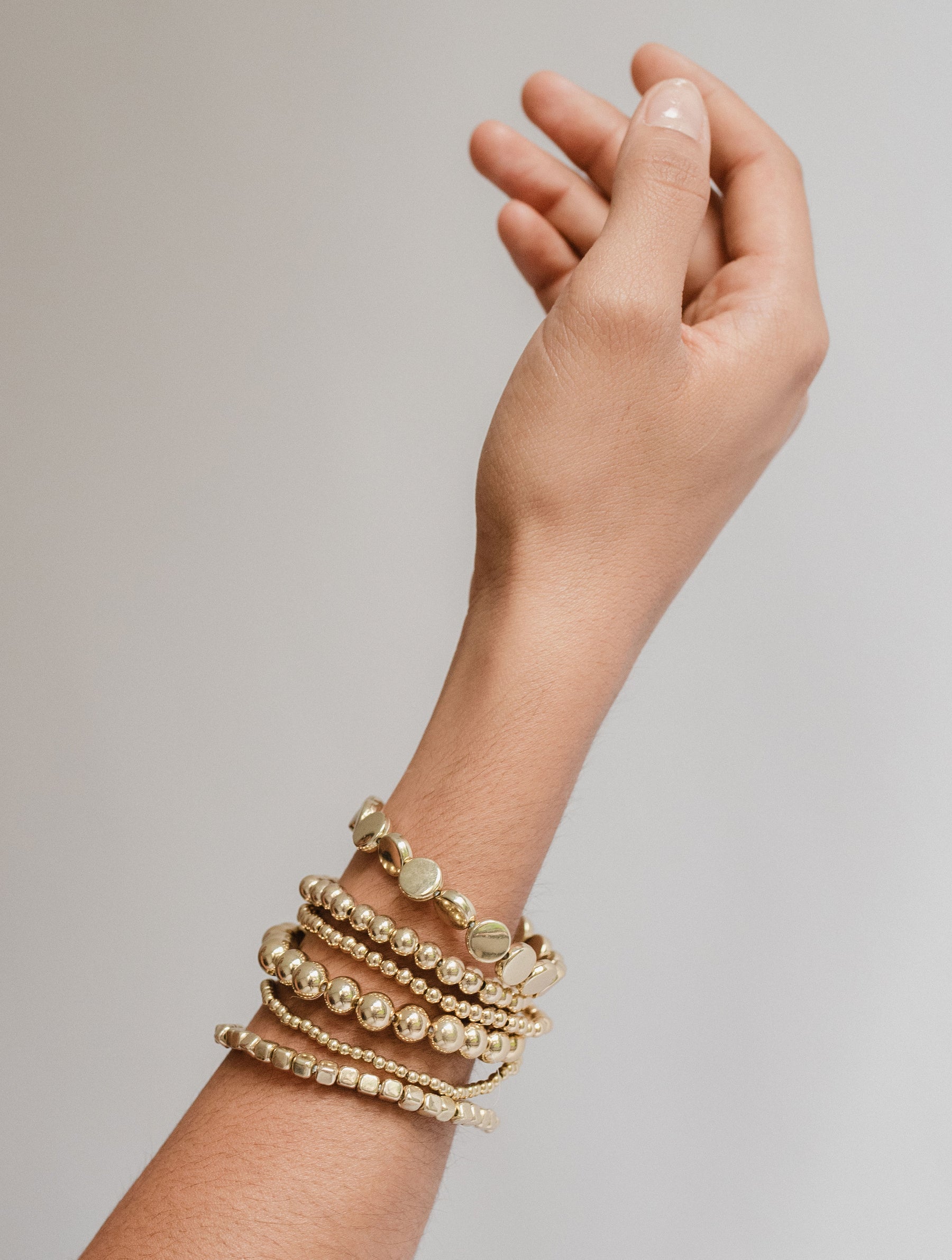 Pulseras Sencillas de Bolitas Doradas D49