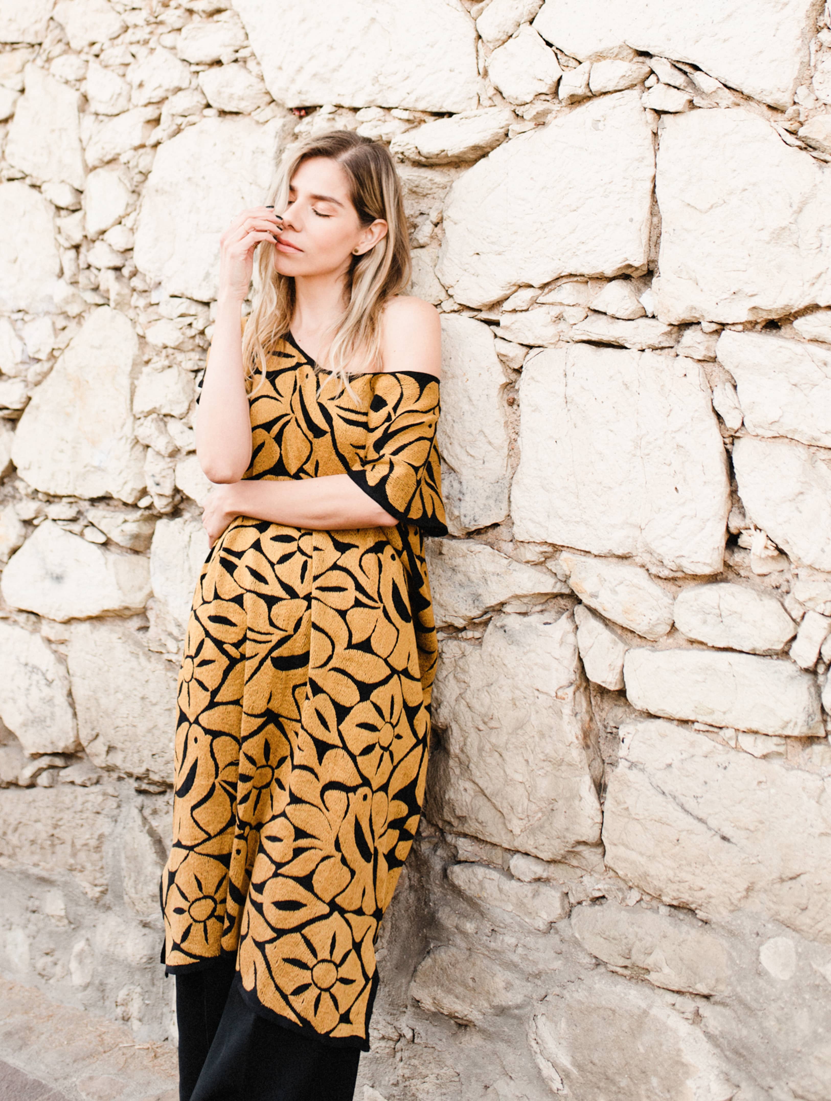 Huipil Jalapa Black/Dark Gold