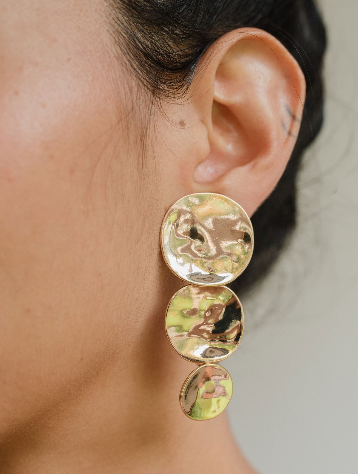Aretes Círculo Triple Dorado D11