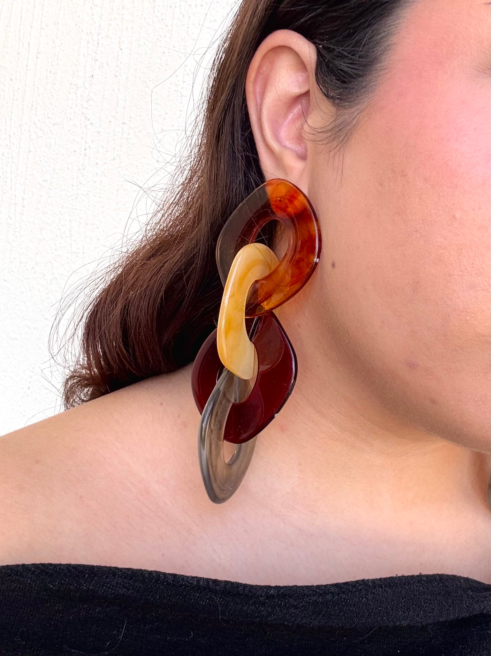 Aretes Cuadrados Entrelazados Multicolor M2
