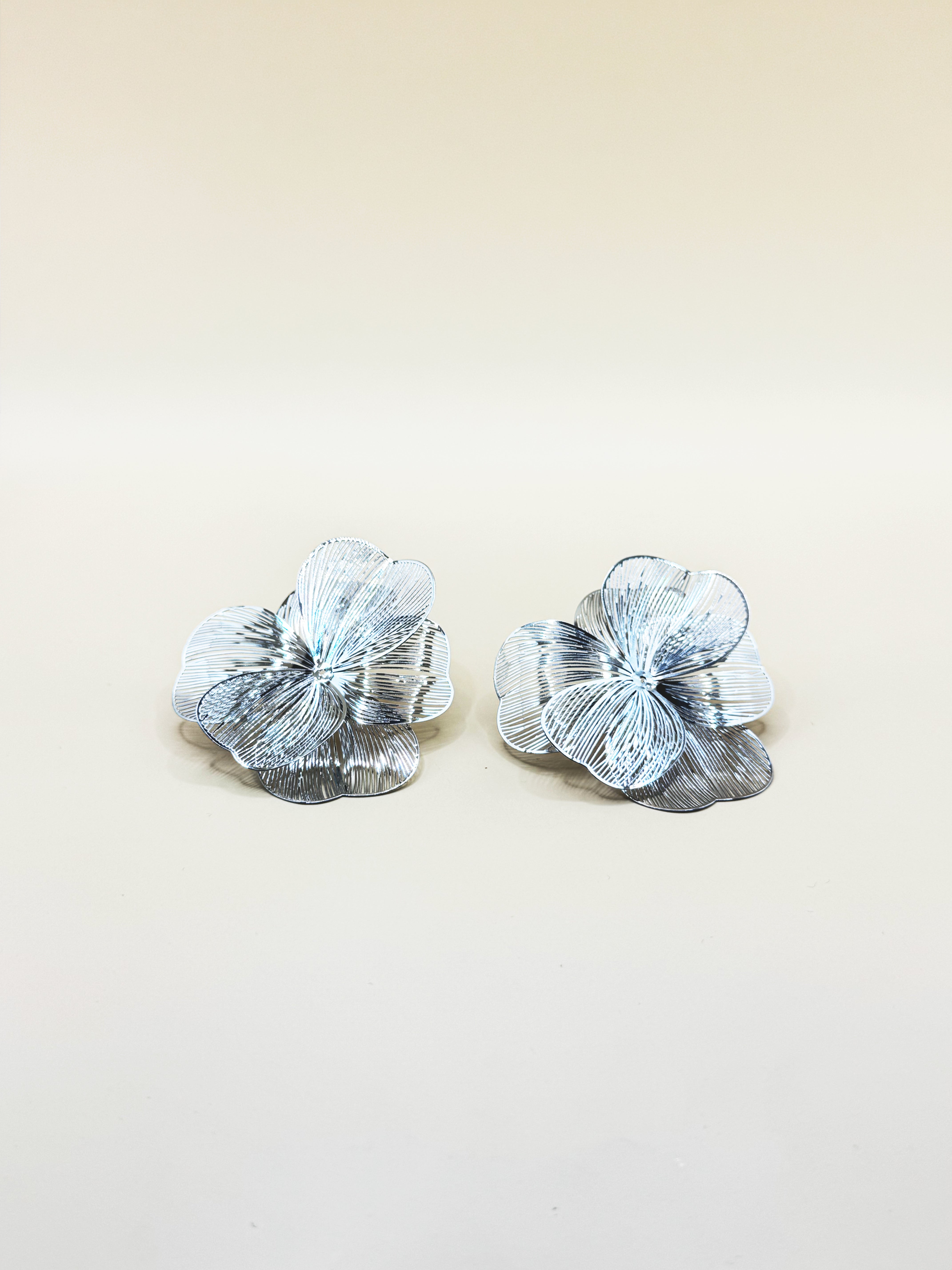 Aretes Flores Platas Tipo Papel N106