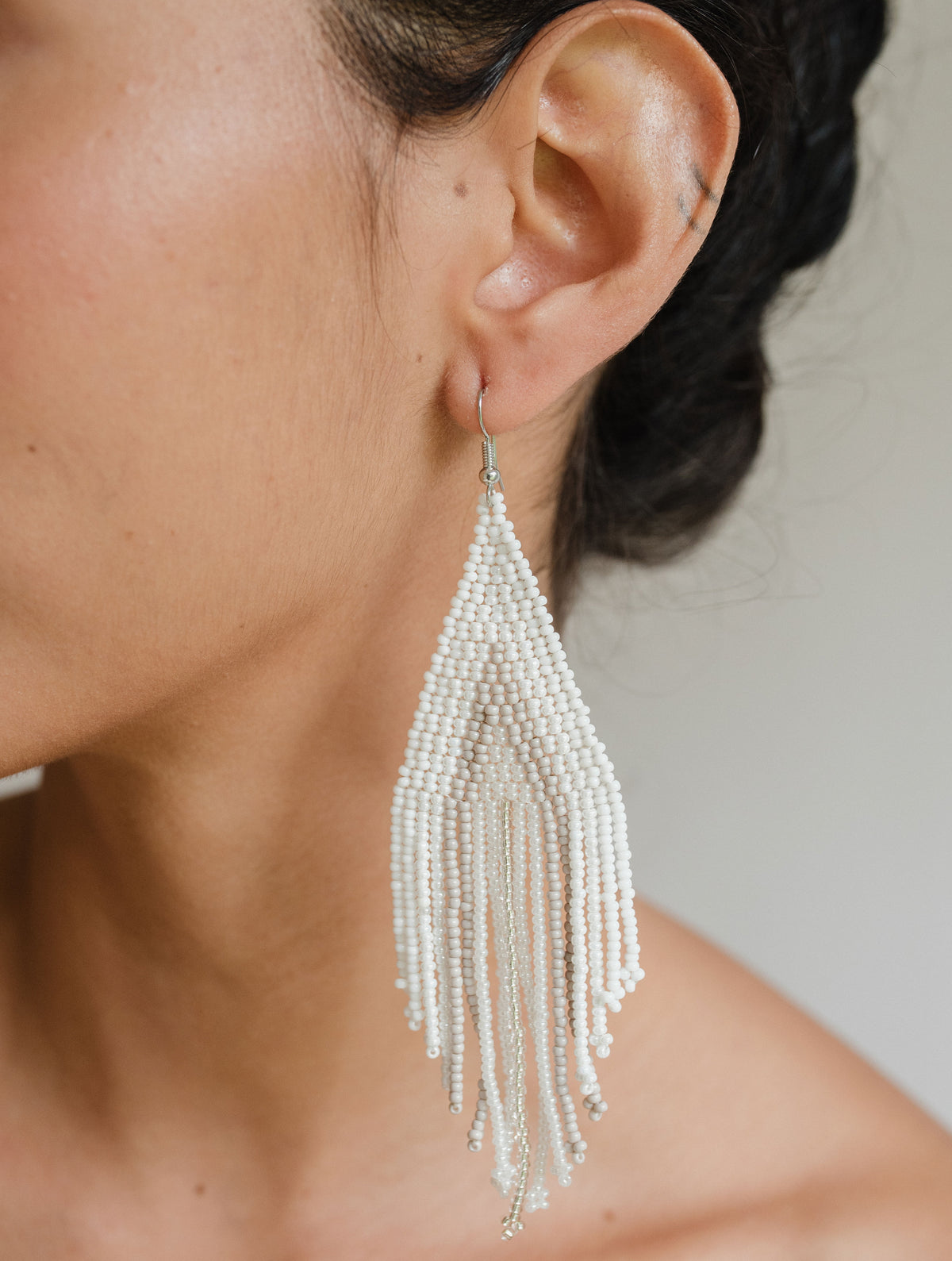 Aretes Largos Tonos Grises D6