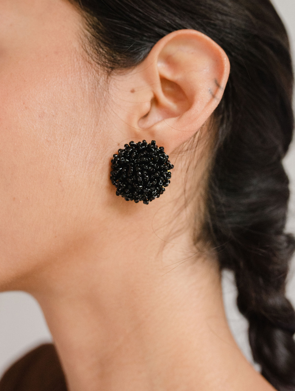 Aretes Zarzamora Negros D8