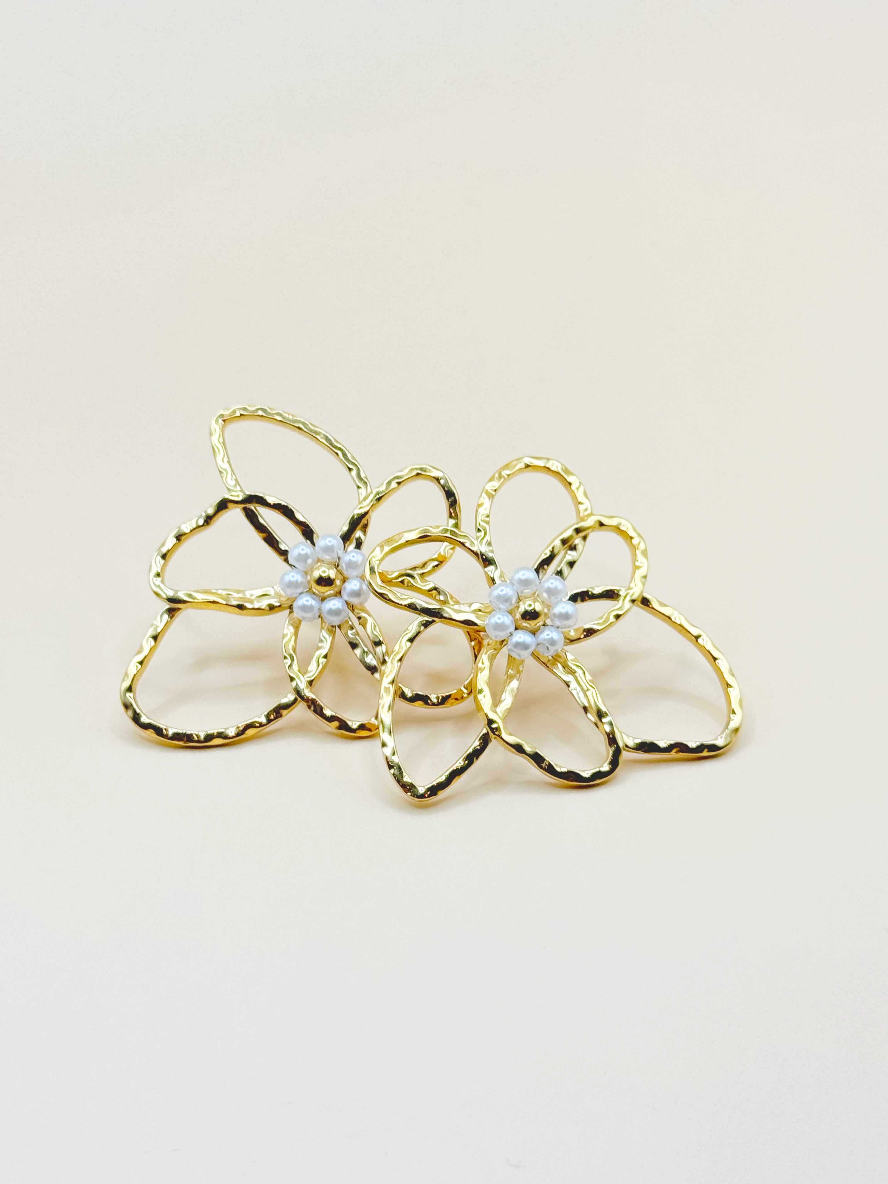 Arete Flor Dorado N140