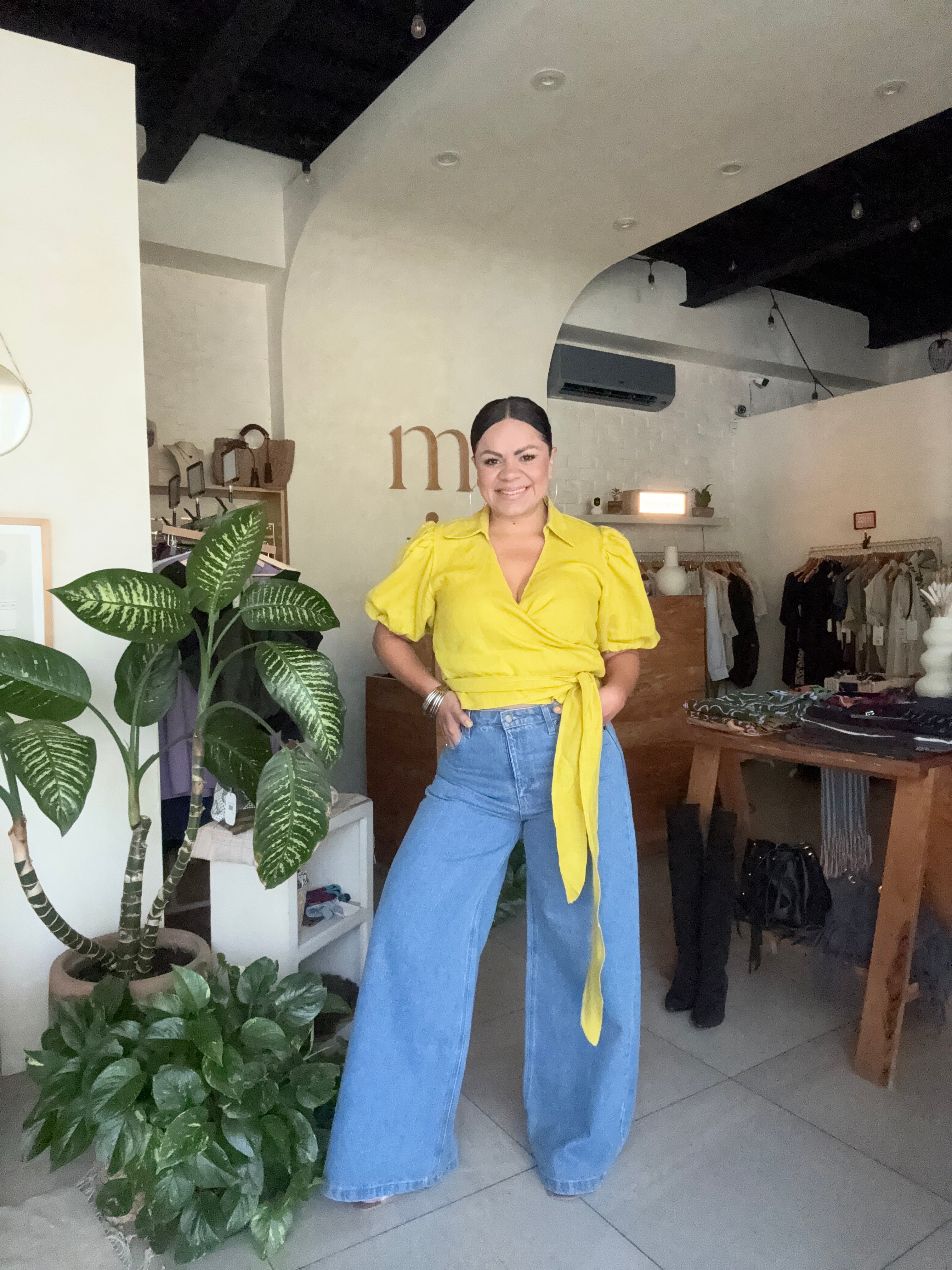 Blusa Cruzada Abullonada Amarillo Lima Manga Corta