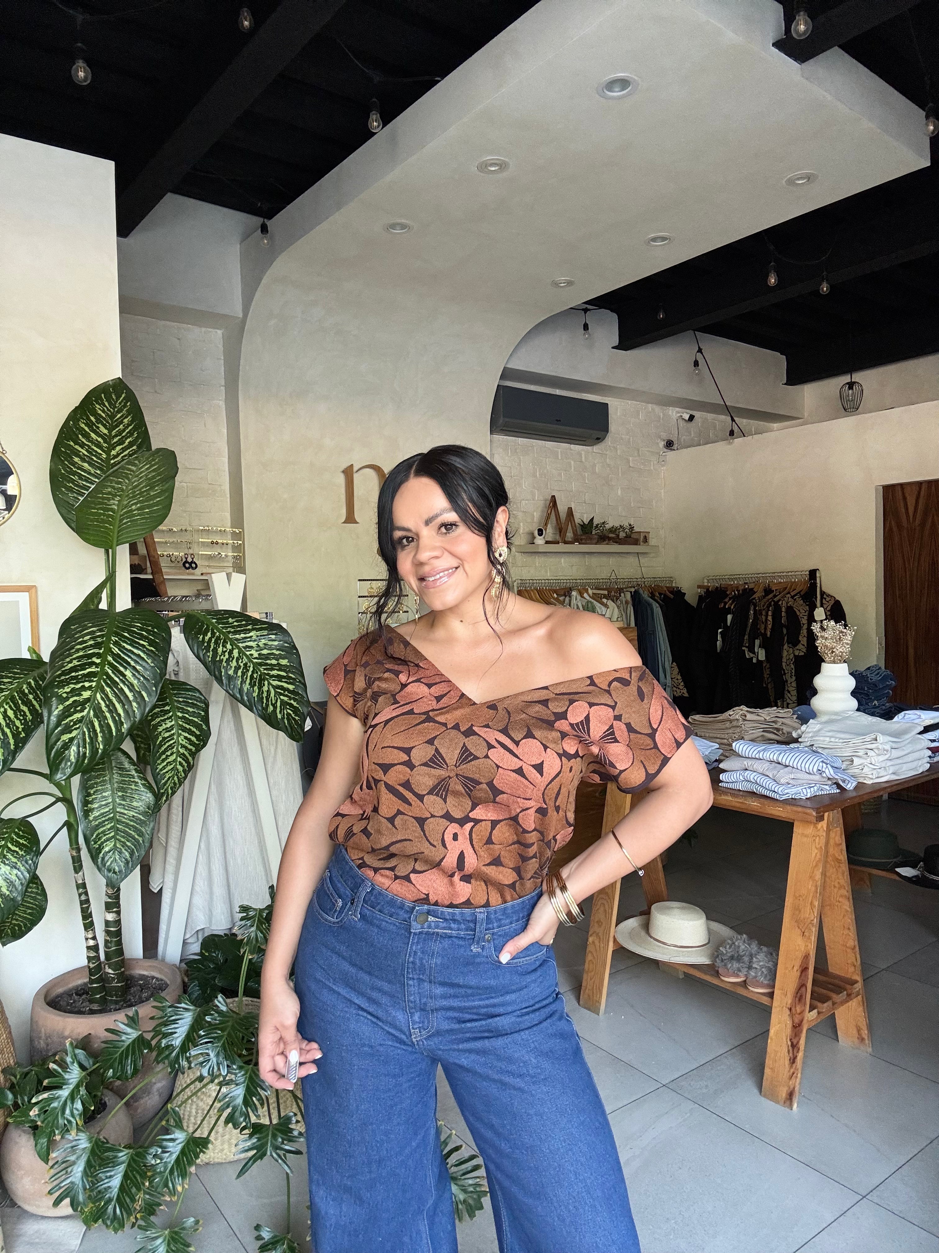 Blusa Jalapa V Chocolates