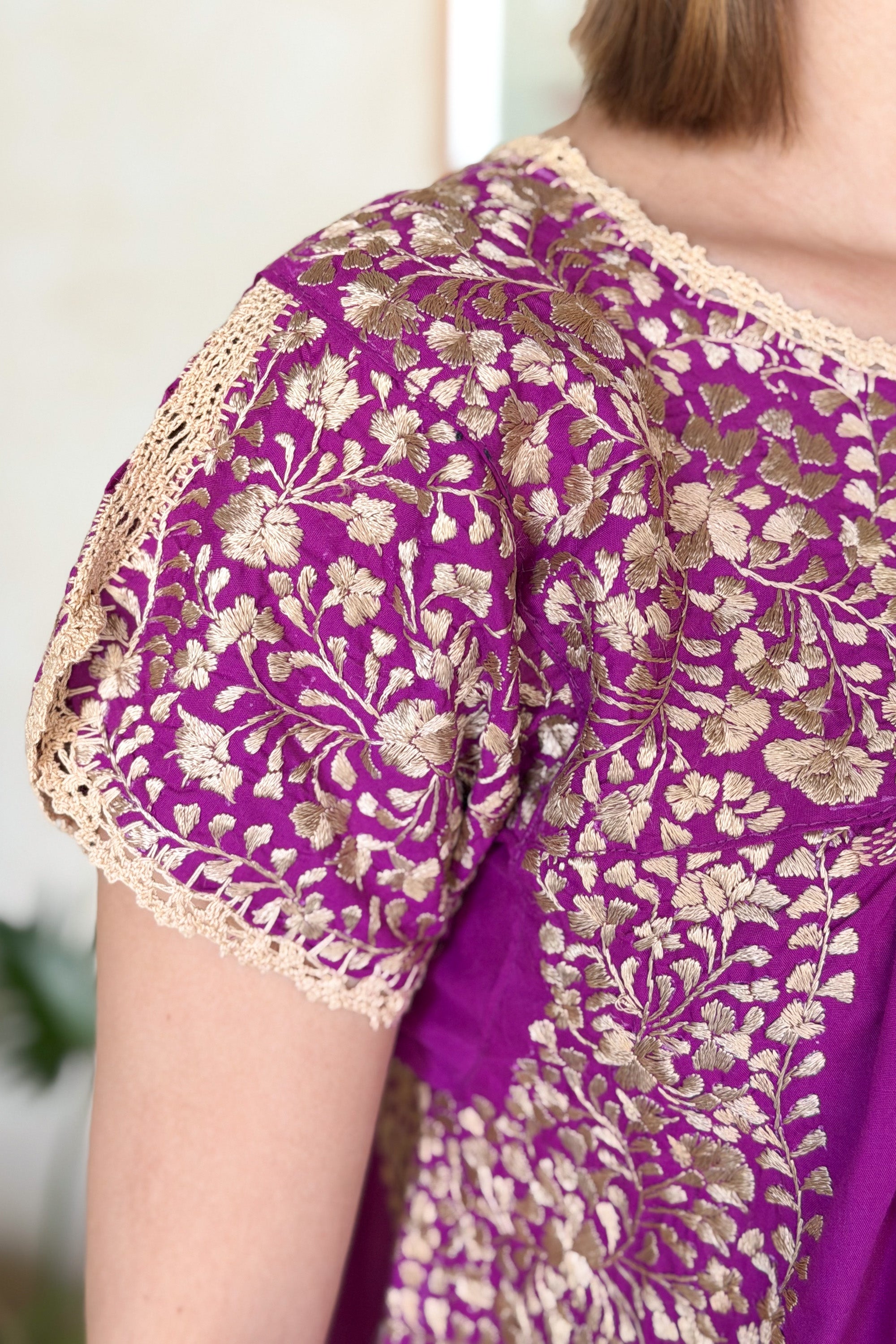 Blusa San Antonino Morado Dorado