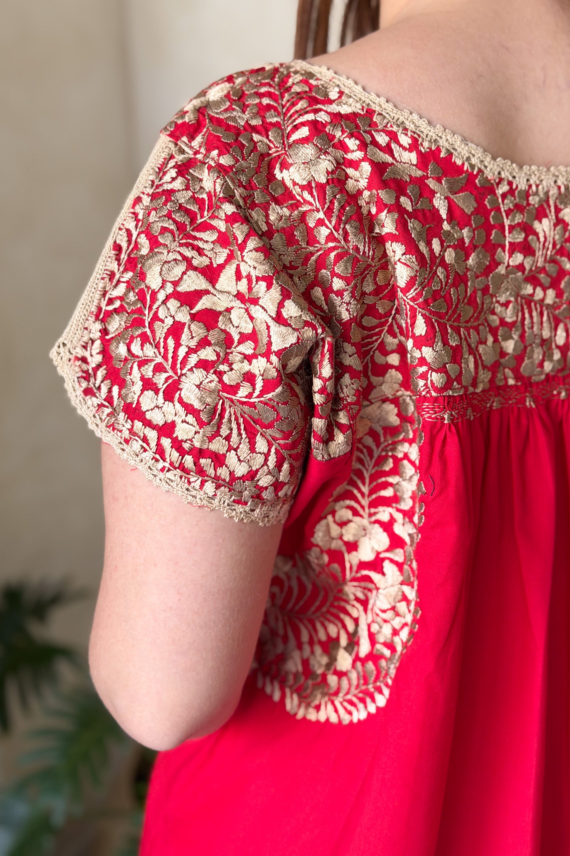 Blusa San Antonino Roja Dorada