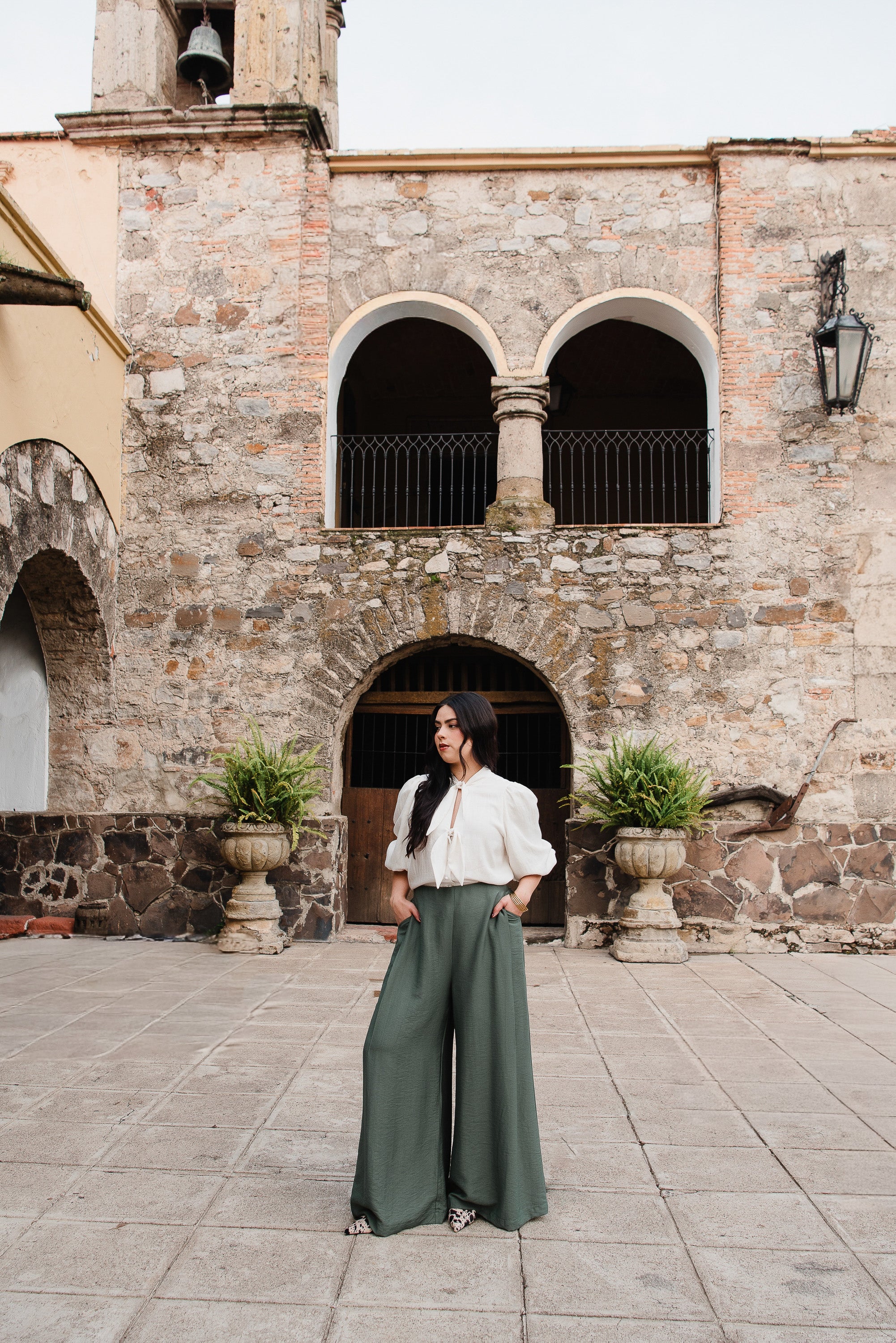 Short-sleeved linen shirt