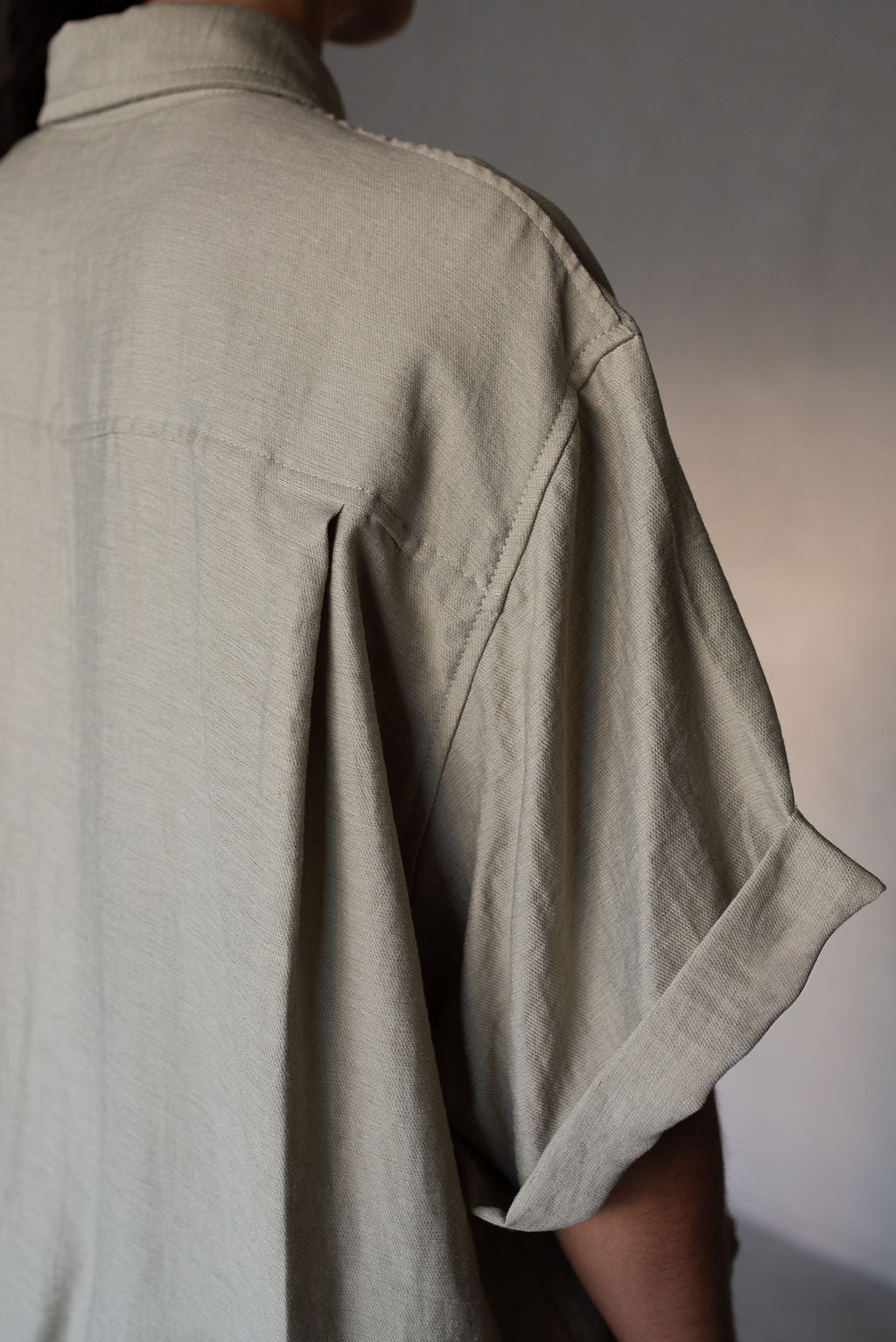 Short-sleeved linen shirt