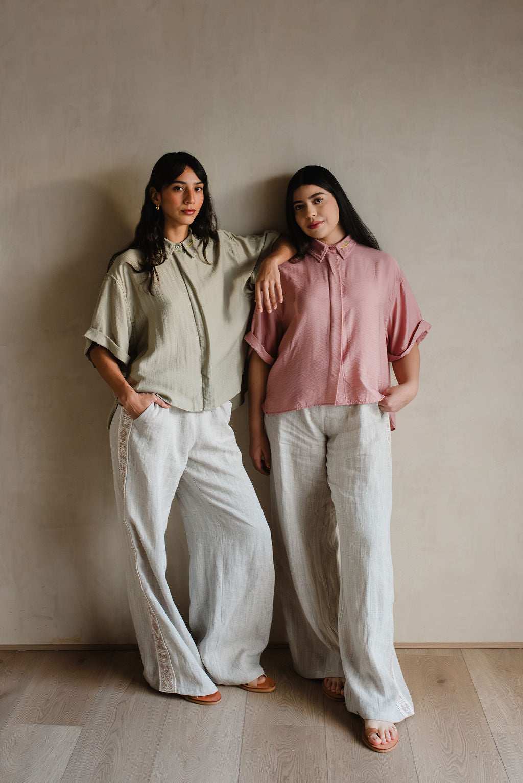 Short-sleeved linen shirt
