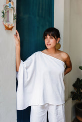 White Laanu Cape