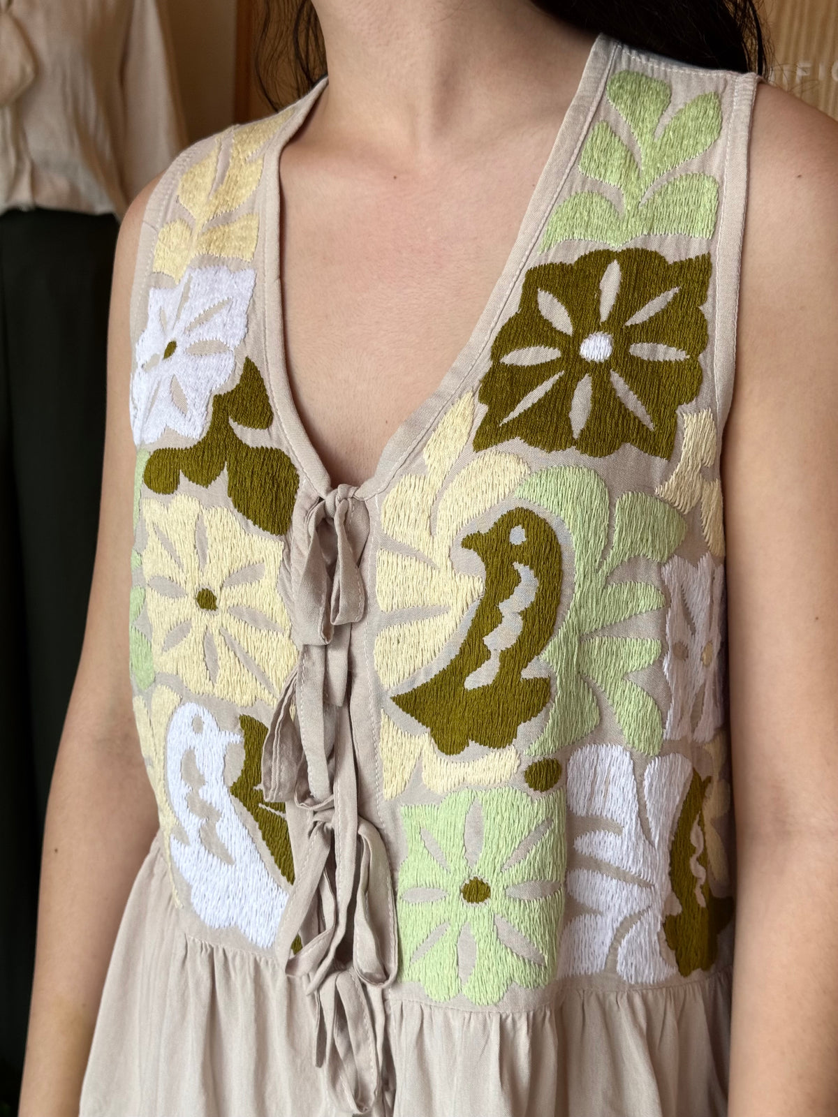 Chaleco Jalapa Con Olán Hueso Verde
