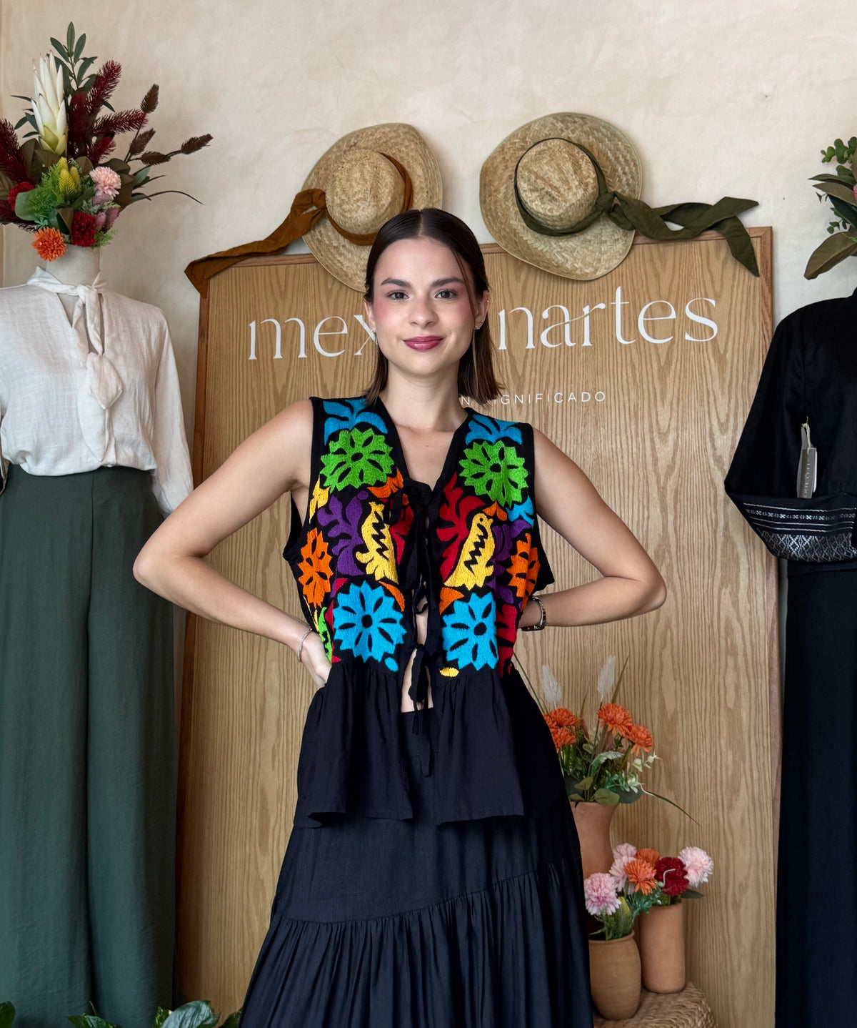 Chaleco Jalapa Con Olán Negro Multicolor