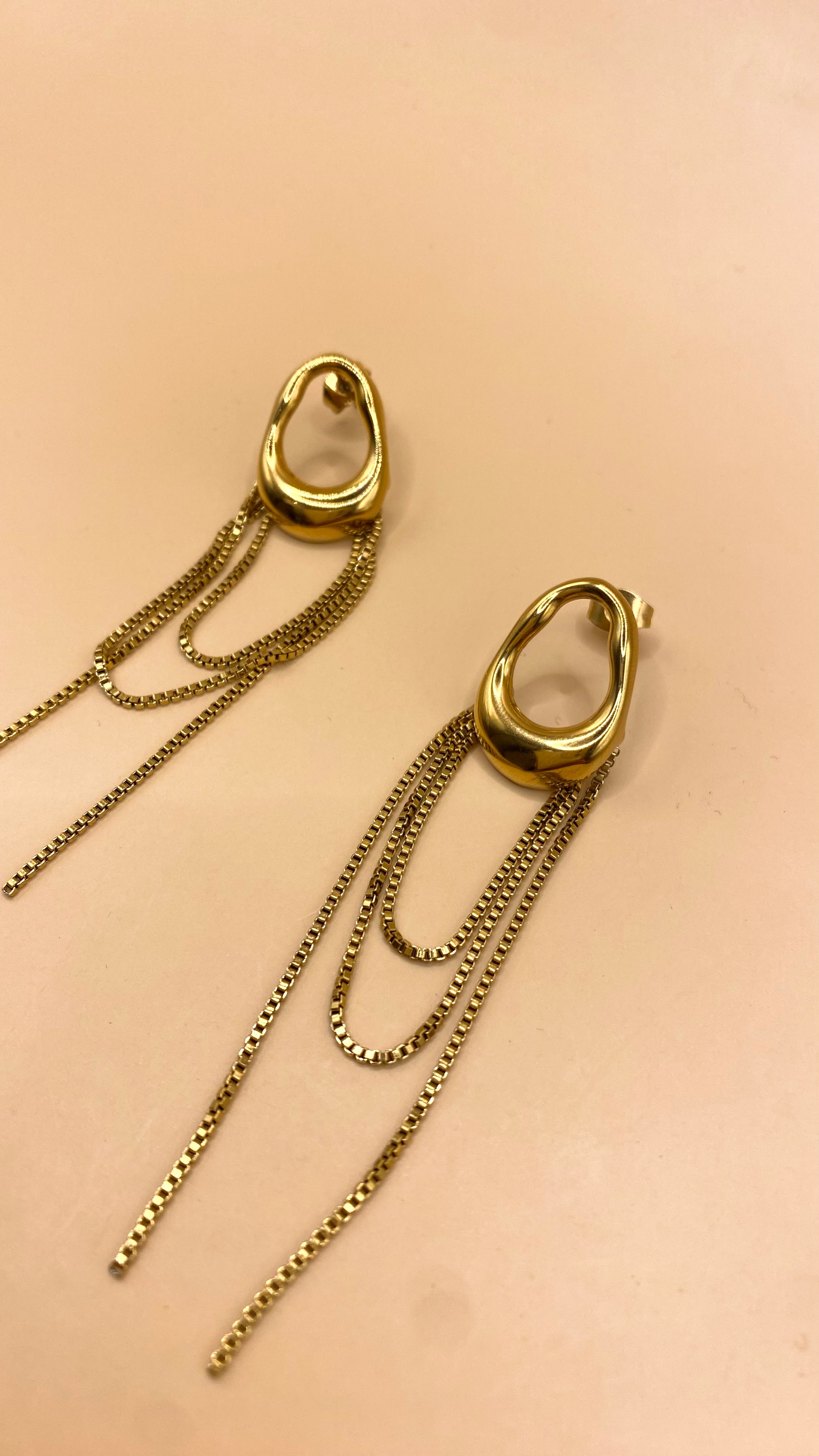 Aretes Dorados Ovalo con tiras F8